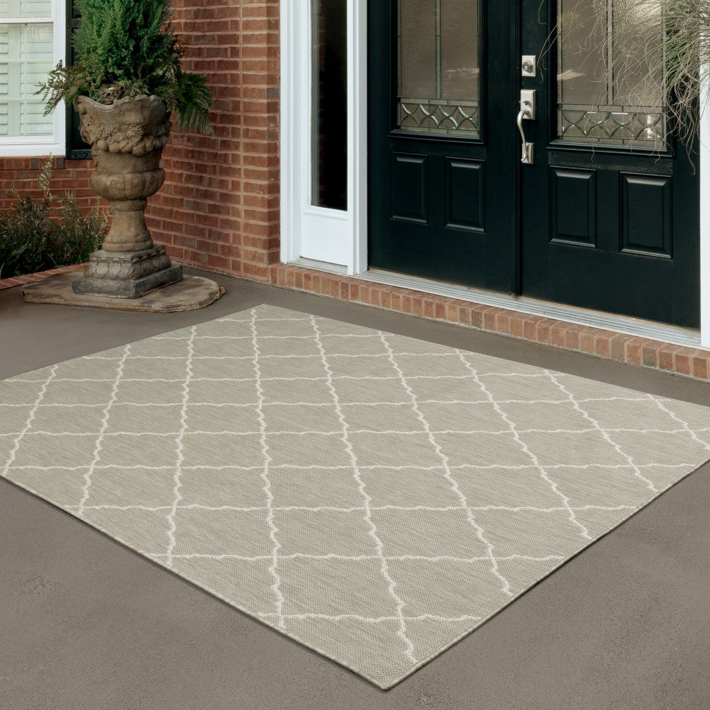 7' X 9' Gray And Ivory Indoor Outdoor Area Rug-Outdoor Rugs-DECOROLALA