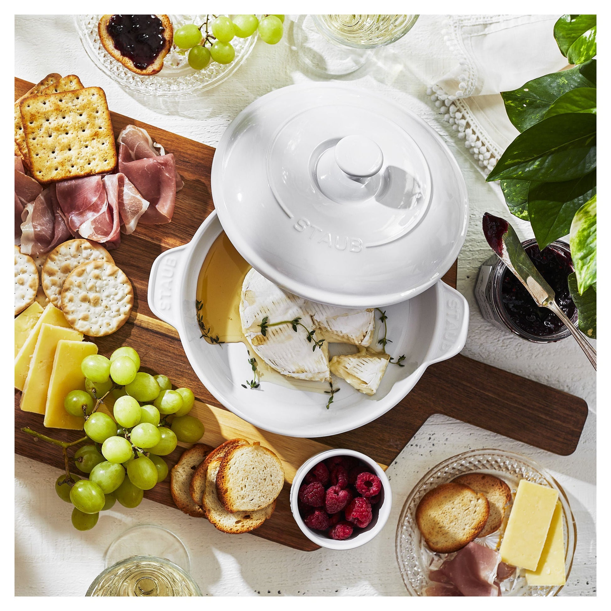 STAUB Ceramique Ceramic Round Brie Cheese Baker With Lid, Pure-White-n/a-DECOROLALA