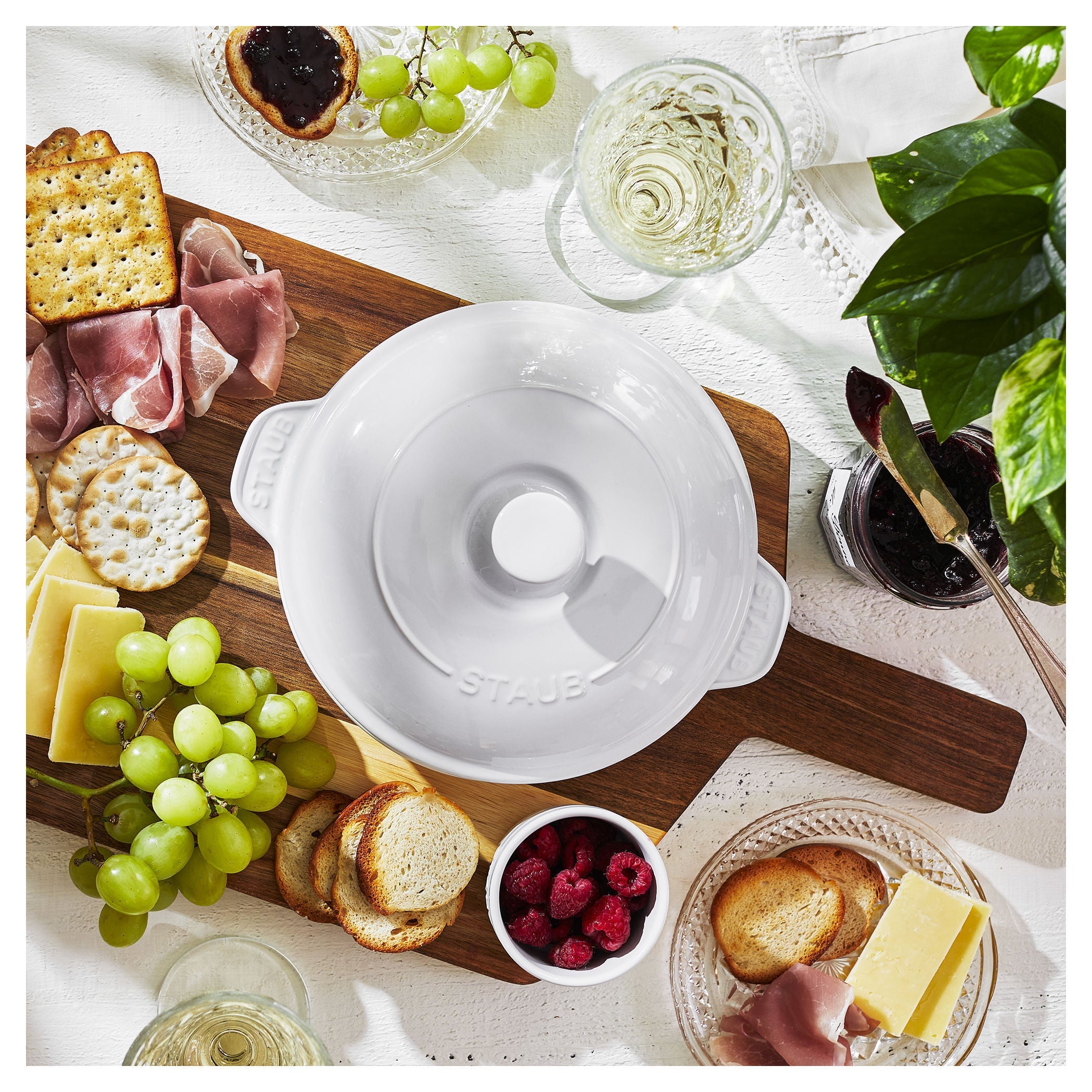 STAUB Ceramique Ceramic Round Brie Cheese Baker With Lid, Pure-White-n/a-DECOROLALA