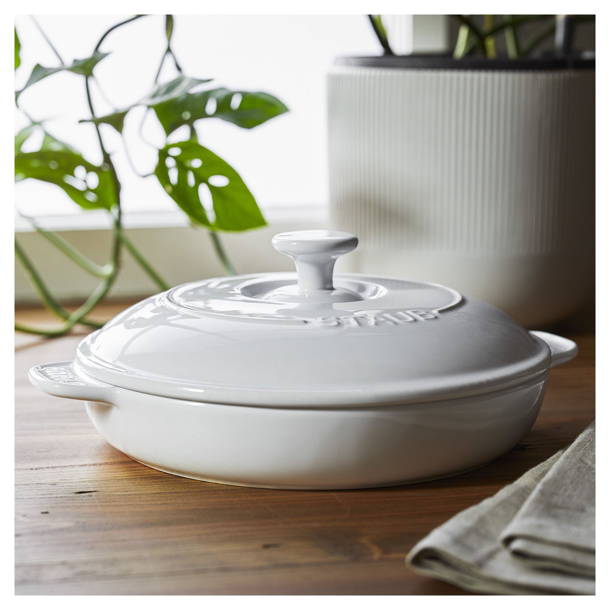 STAUB Ceramique Ceramic Round Brie Cheese Baker With Lid, Pure-White-n/a-DECOROLALA