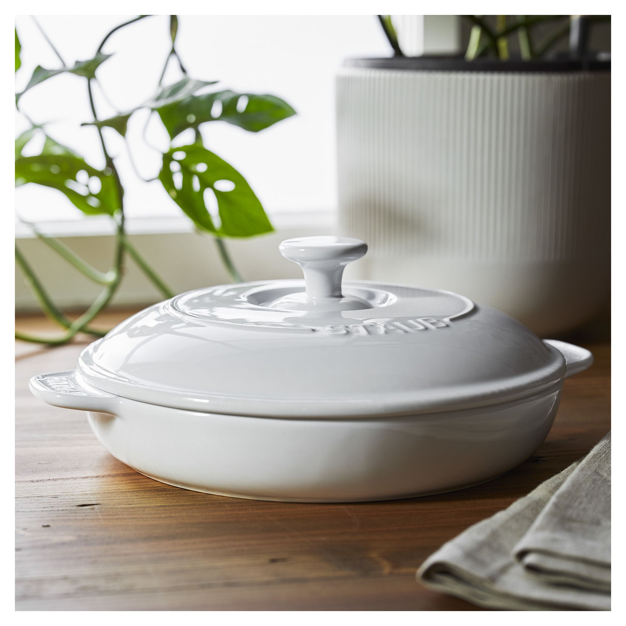 STAUB Ceramique Ceramic Round Brie Cheese Baker With Lid, Pure-White-n/a-DECOROLALA