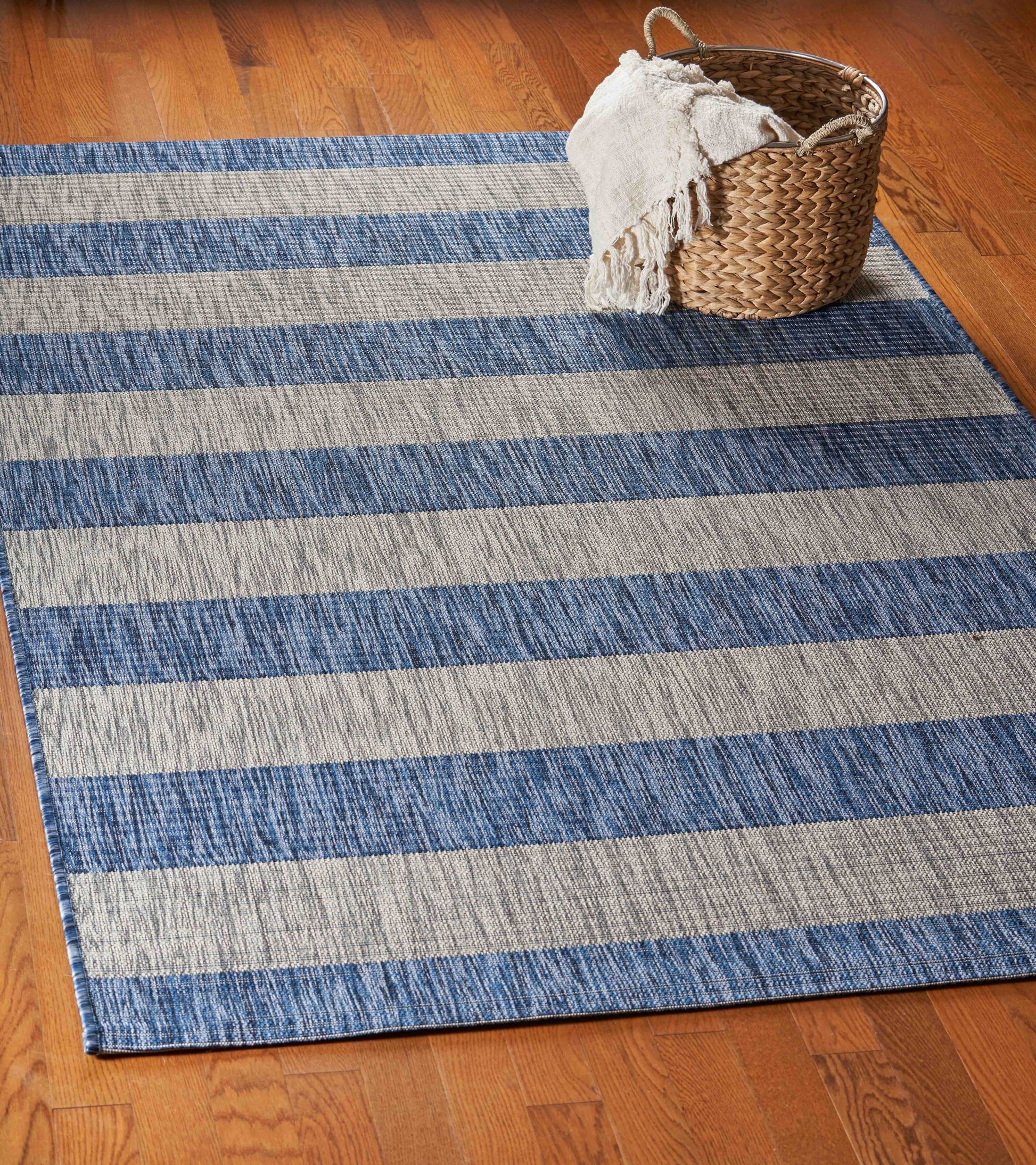 8' X 10' Blue And Gray Indoor Outdoor Area Rug-Outdoor Rugs-DECOROLALA