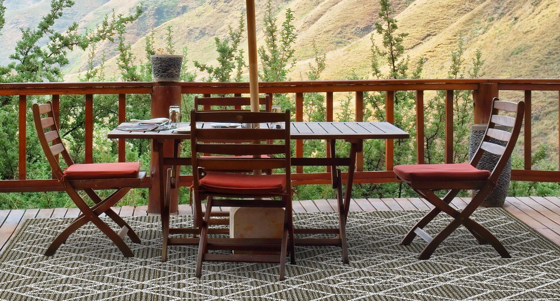 8' X 10' Gray Geometric Indoor Outdoor Area Rug-Outdoor Rugs-DECOROLALA