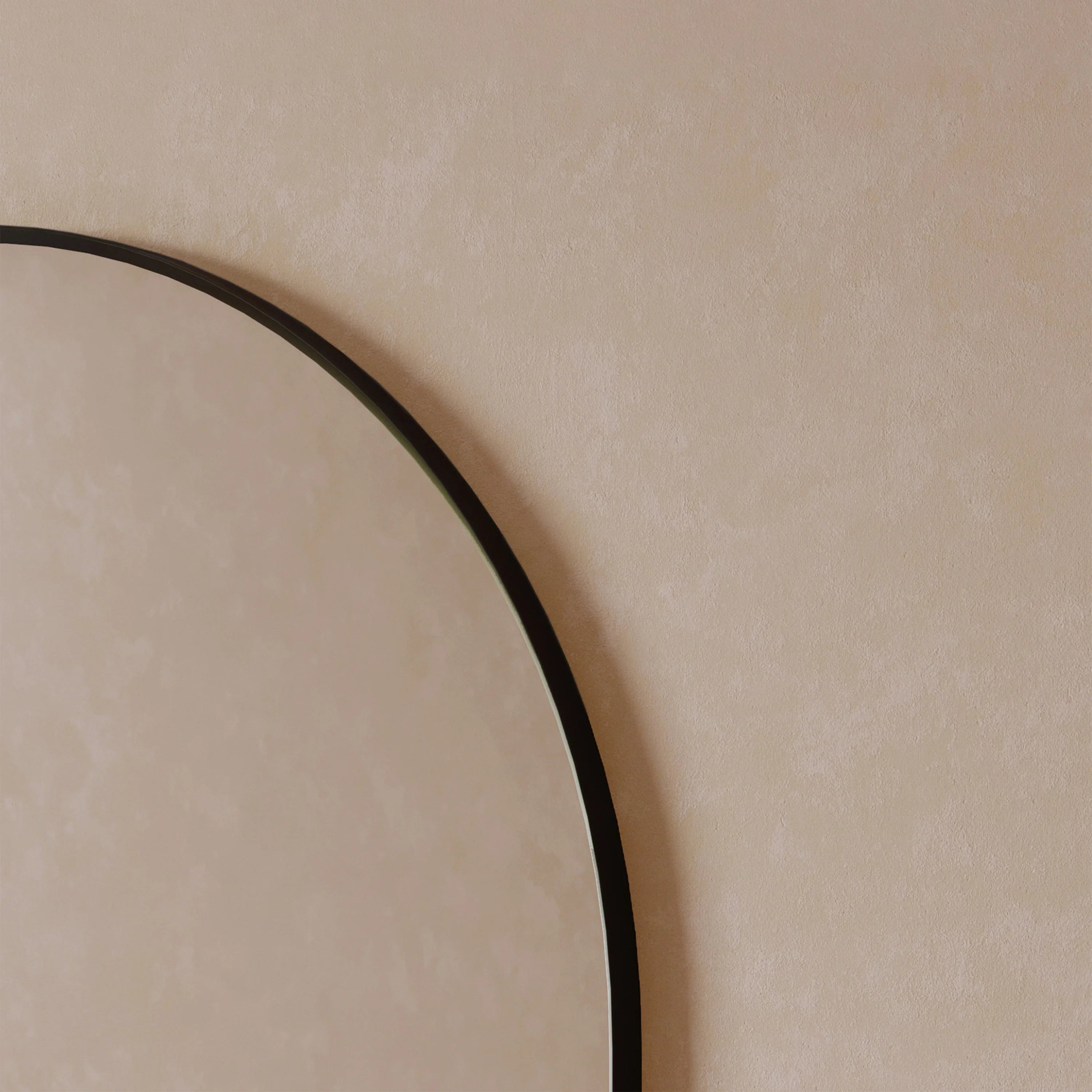 30" Arched Aluminum Frame Mirror in Matte Black