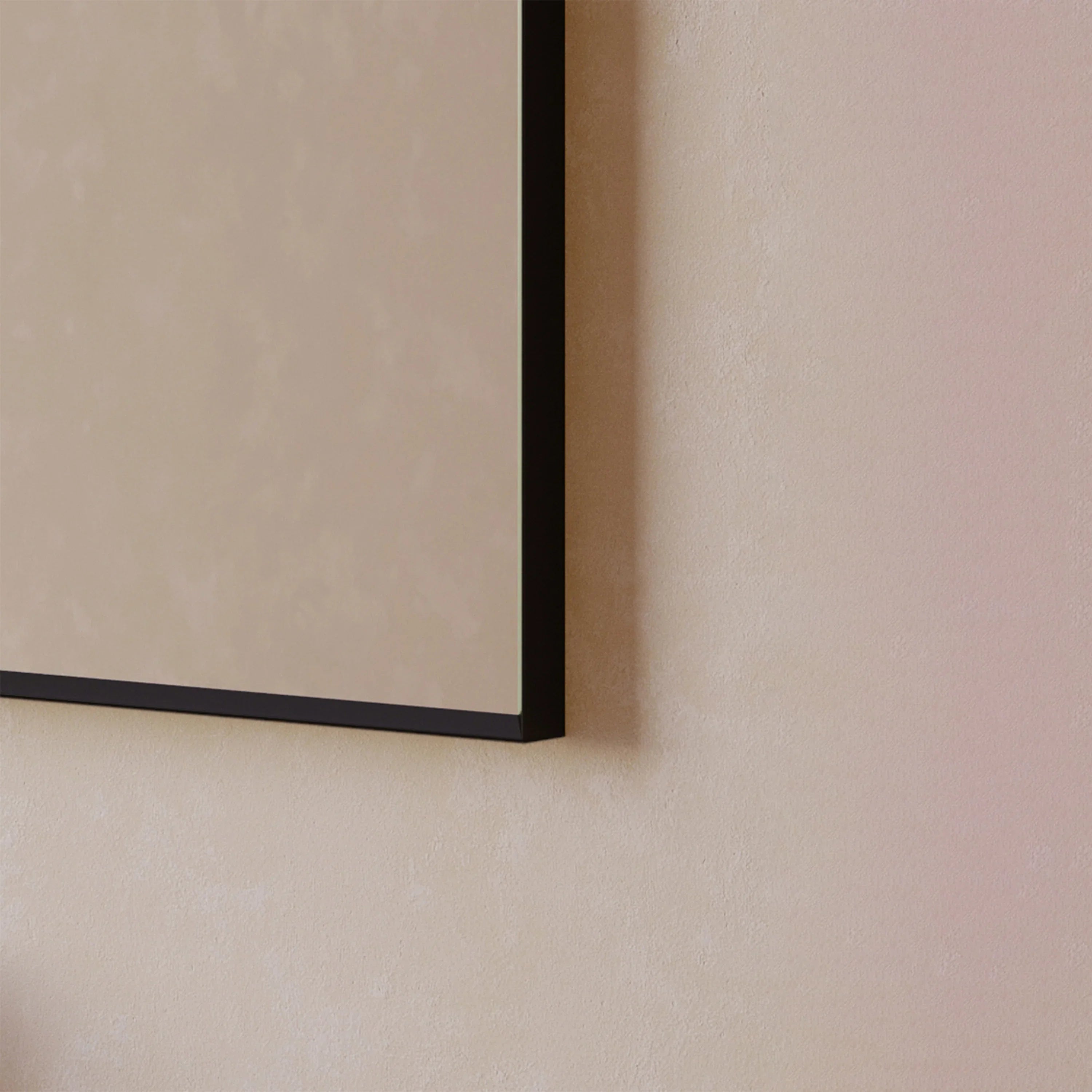 30" Arched Aluminum Frame Mirror in Matte Black