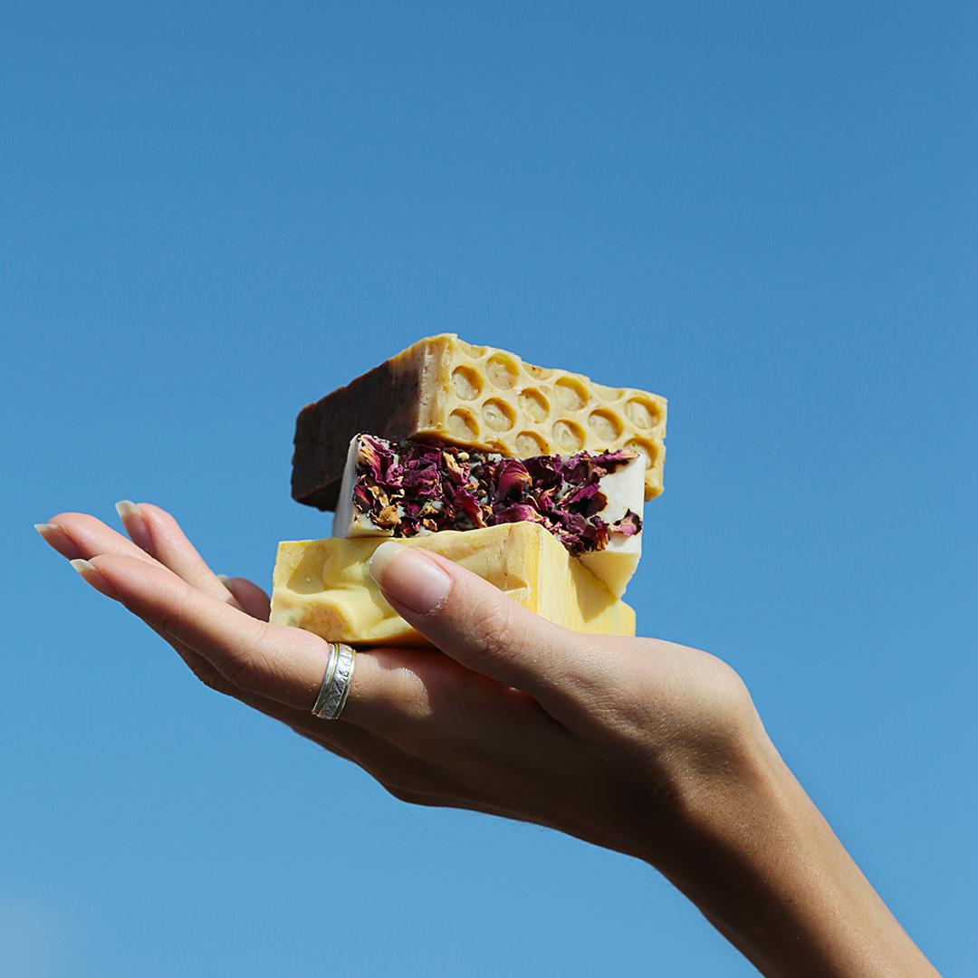 ARTISAN HAND MADE SCENTED HONEY POLLEN SOAP-Artisanal Soap-DECOROLALA