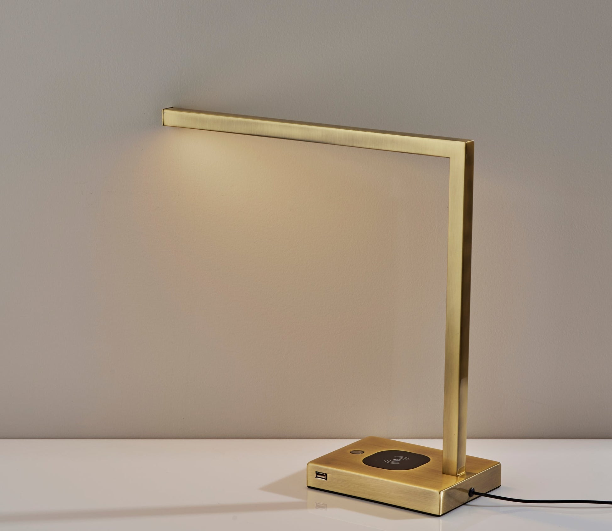 Aidan AdessoCharge LED Desk Lamp - Wireless Charging-Lighting-DECOROLALA