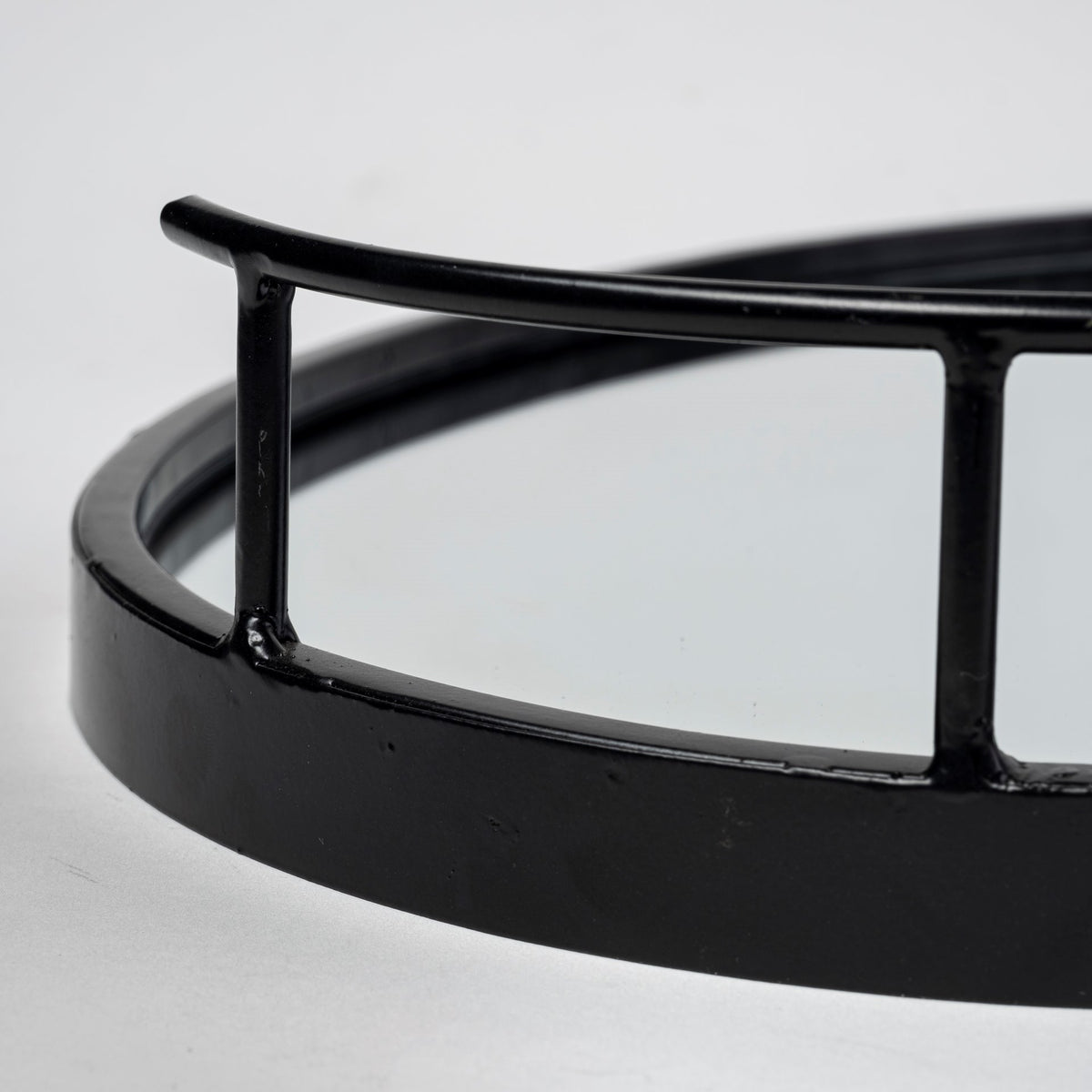 Ansel 20L x 14W Black Metal Mirrored Bottom Oval Serving Tray-Trays-DECOROLALA