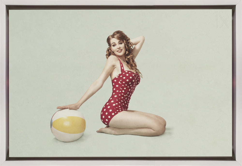 Beach Pin Up by Bart Peeters-canvas-DECOROLALA