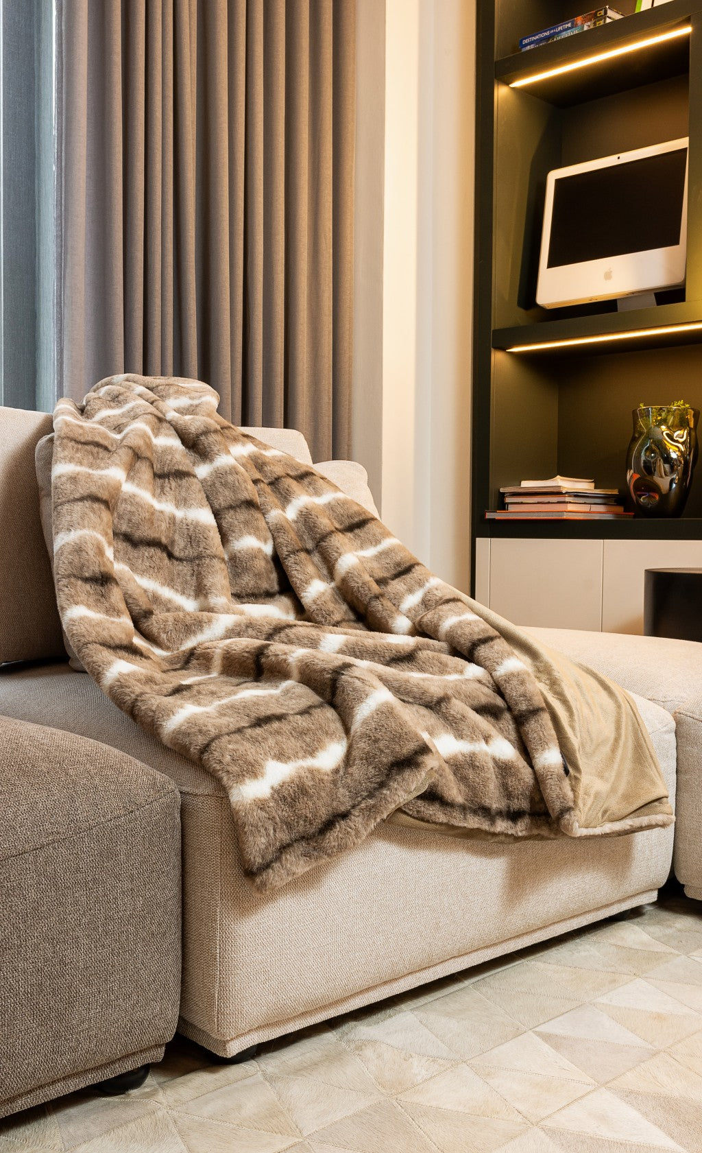 Beige Faux Fur Ombre Plush Throw-Throws & Blankets-DECOROLALA