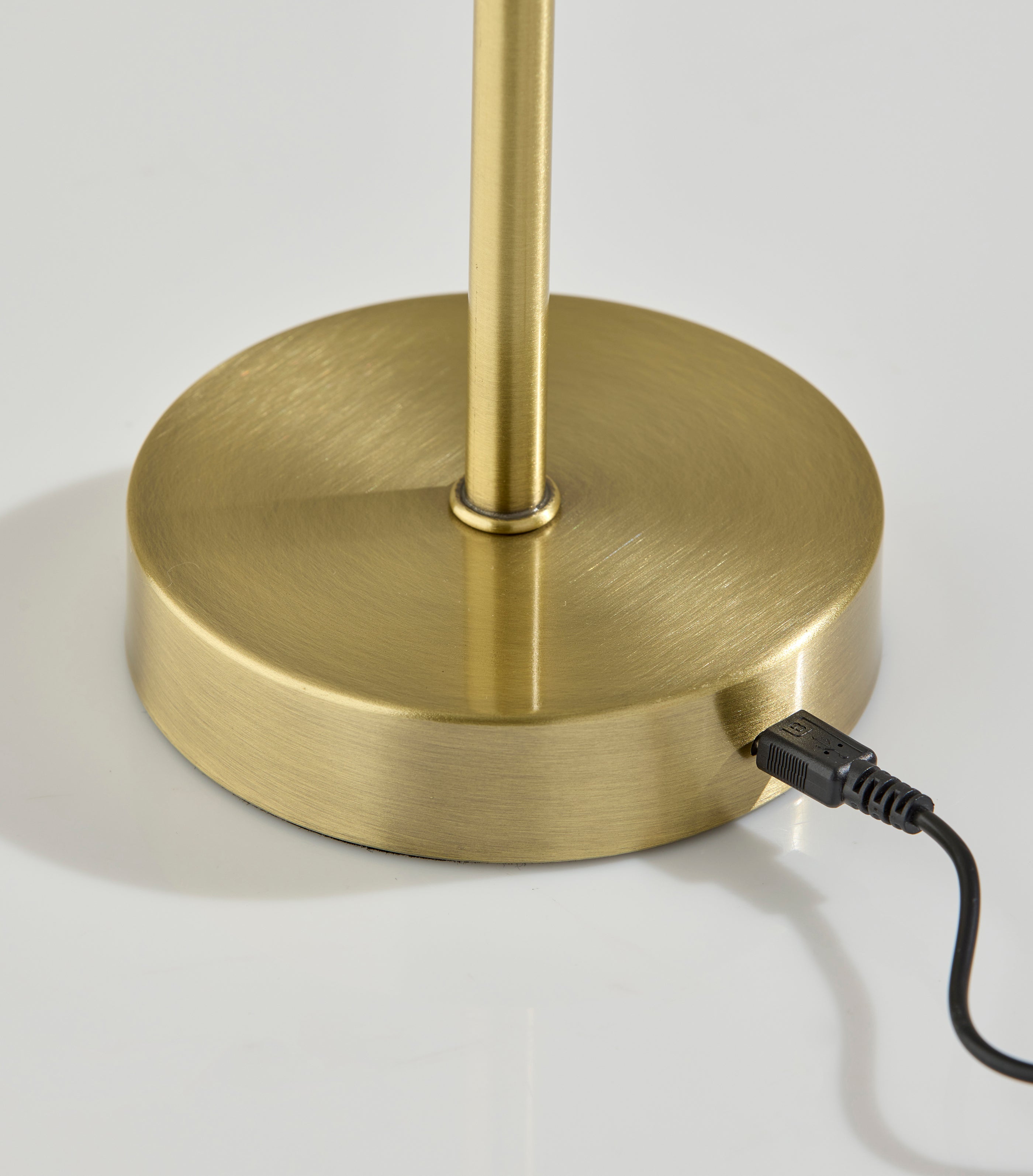 Benji Cordless LED Table Lamp-Lighting-DECOROLALA