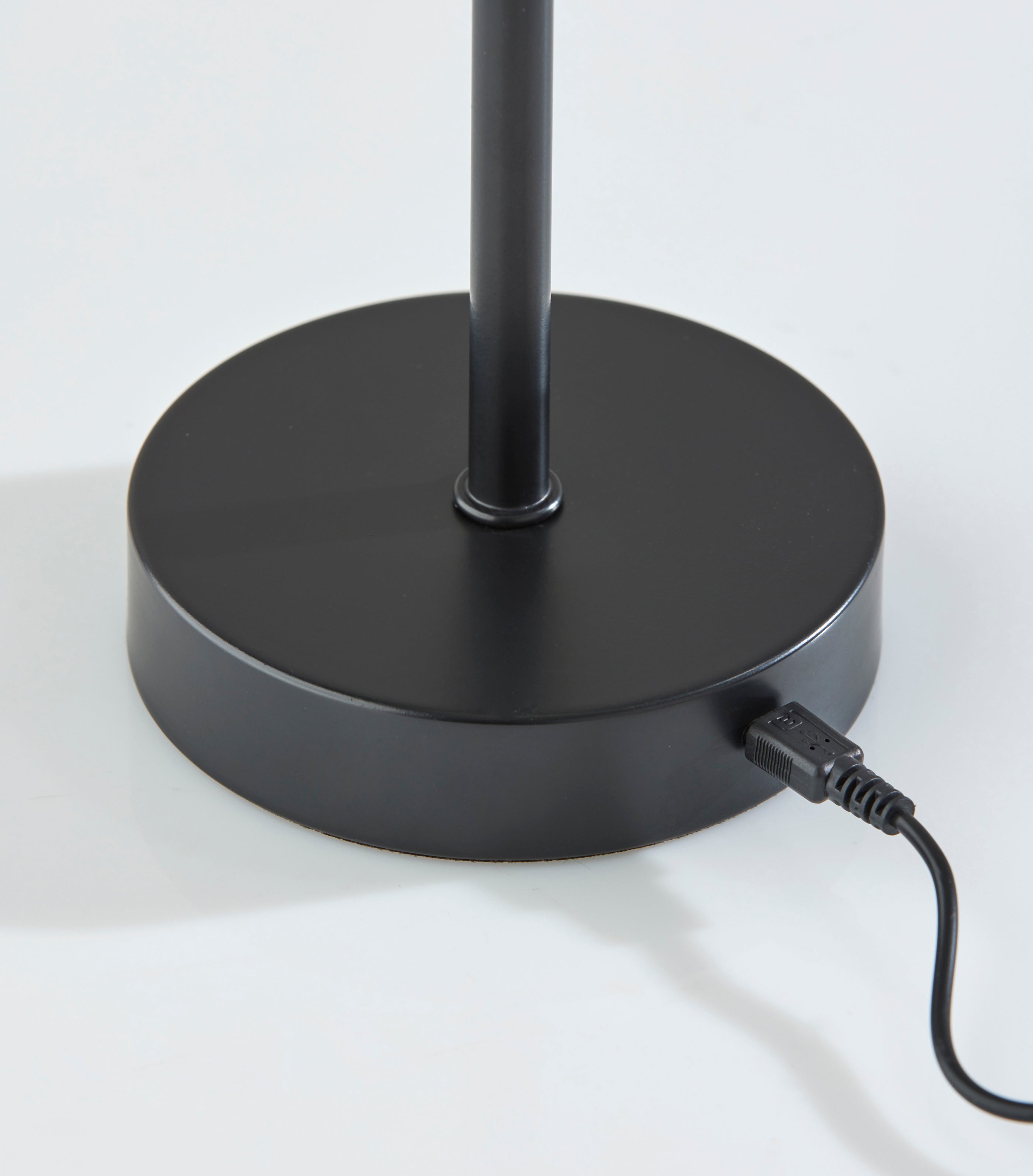 Benji Cordless LED Table Lamp-Lighting-DECOROLALA