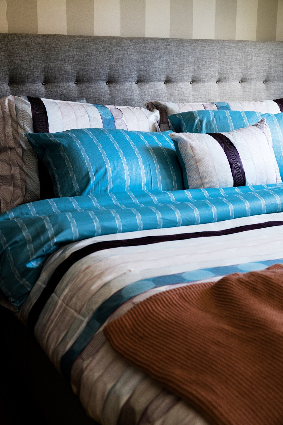 Bermuda Queen Size Printed Reversible Cotton 6pc Duvet Cover Set-Bedding-DECOROLALA