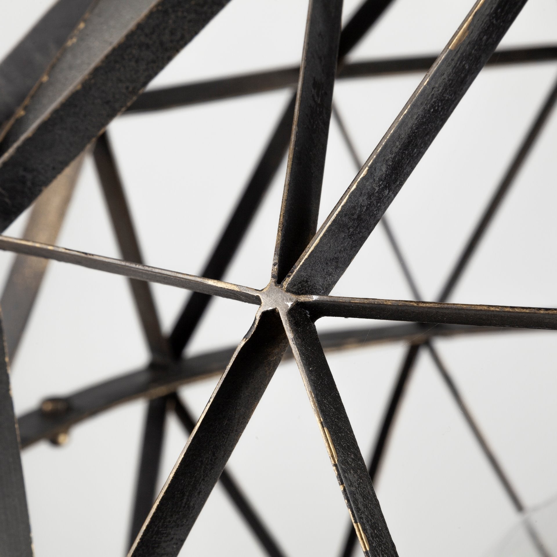 Black Metal Geometric Globe Hanging Light-Chandeliers-DECOROLALA