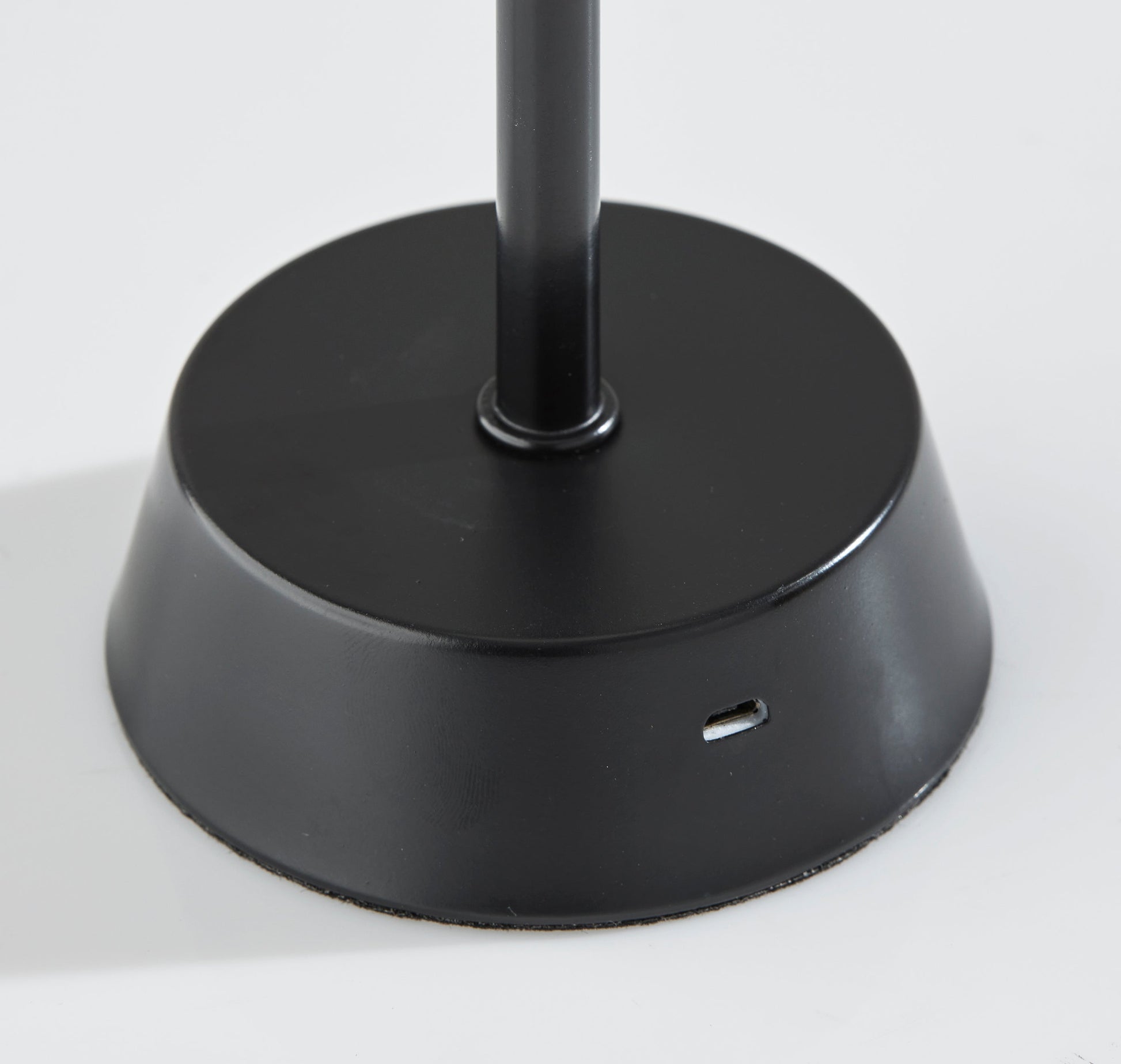 Bobby Cordless LED Table Lamp-Lighting-DECOROLALA