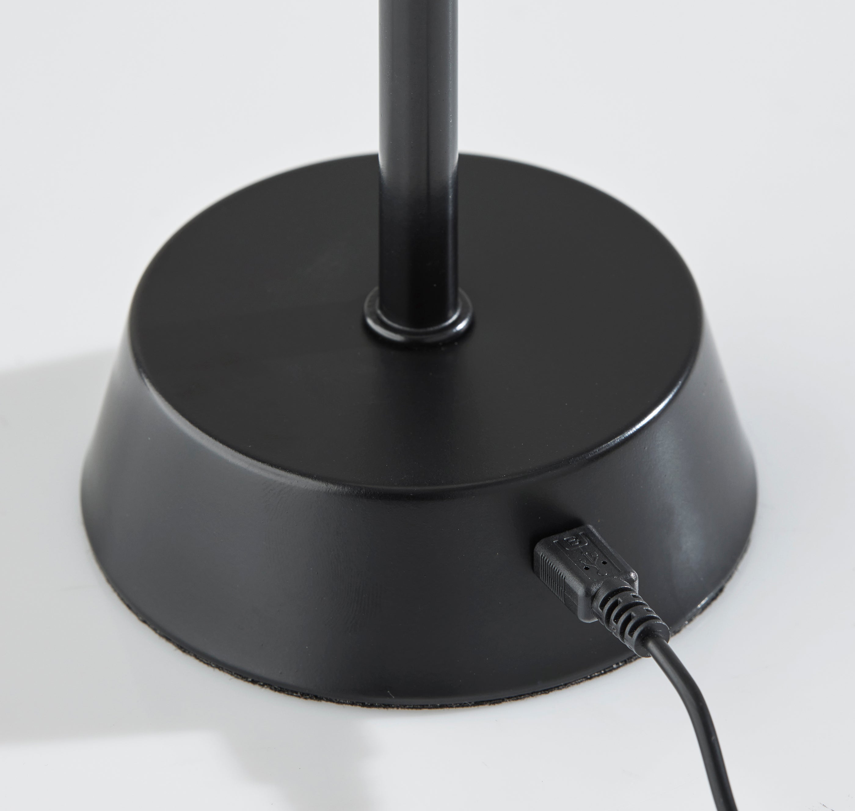 Bobby Cordless LED Table Lamp-Lighting-DECOROLALA