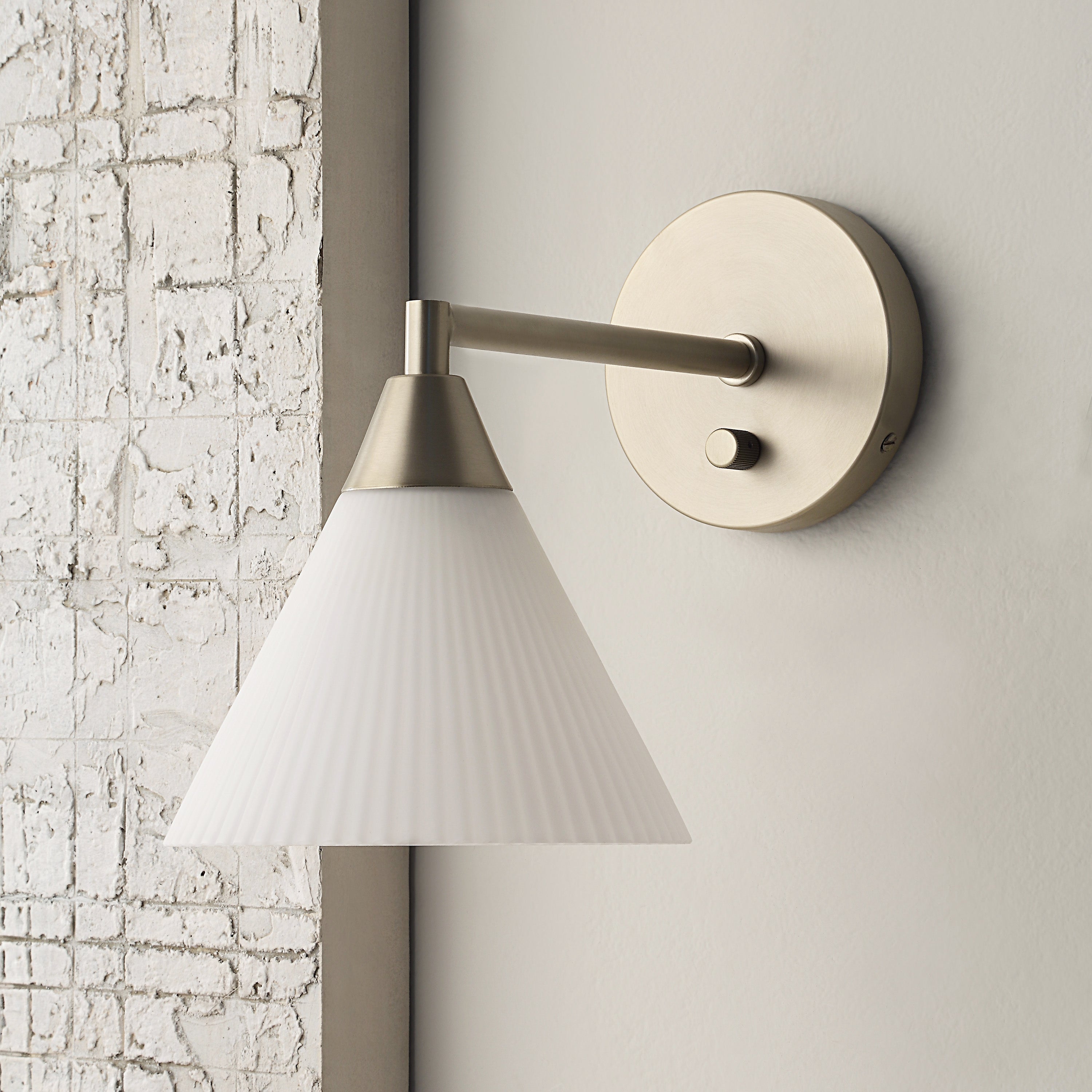 Bocca 9.25" Wall Sconce, Champagne Plated-Wall Sconce-DECOROLALA