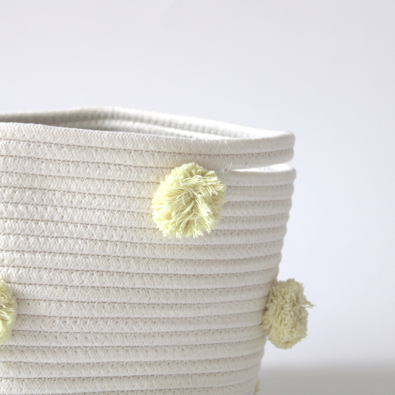 Buttercream Pom Basket - Medium-Basket-DECOROLALA