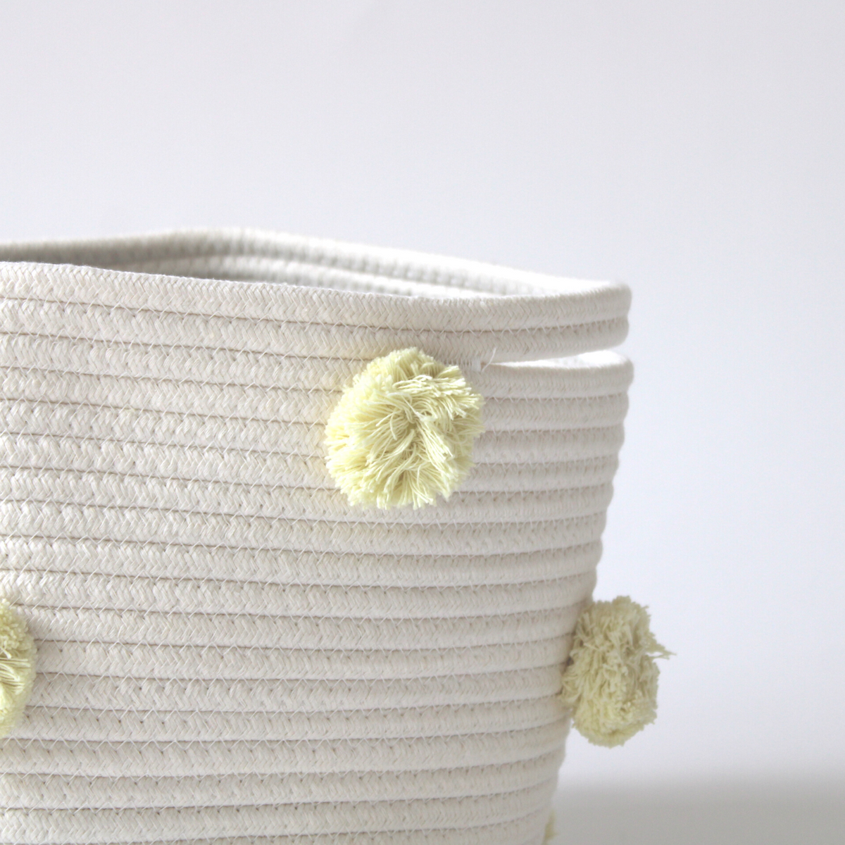 Buttercream Pom Basket - Medium-Baskets-DECOROLALA