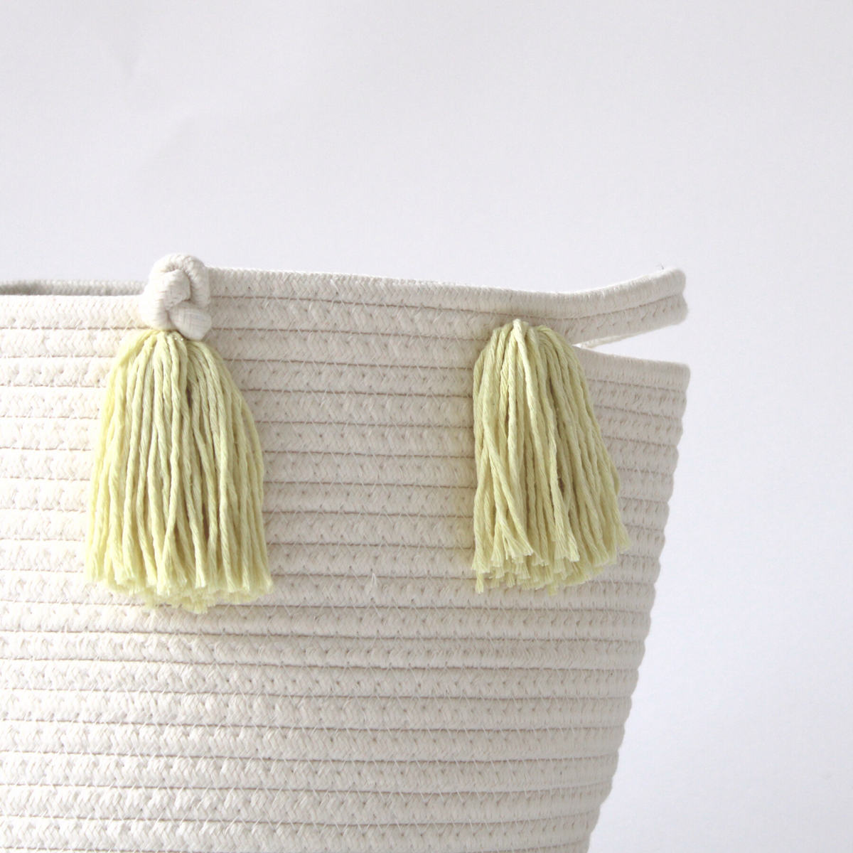 Buttercream Tassel Basket - Medium-Baskets-DECOROLALA