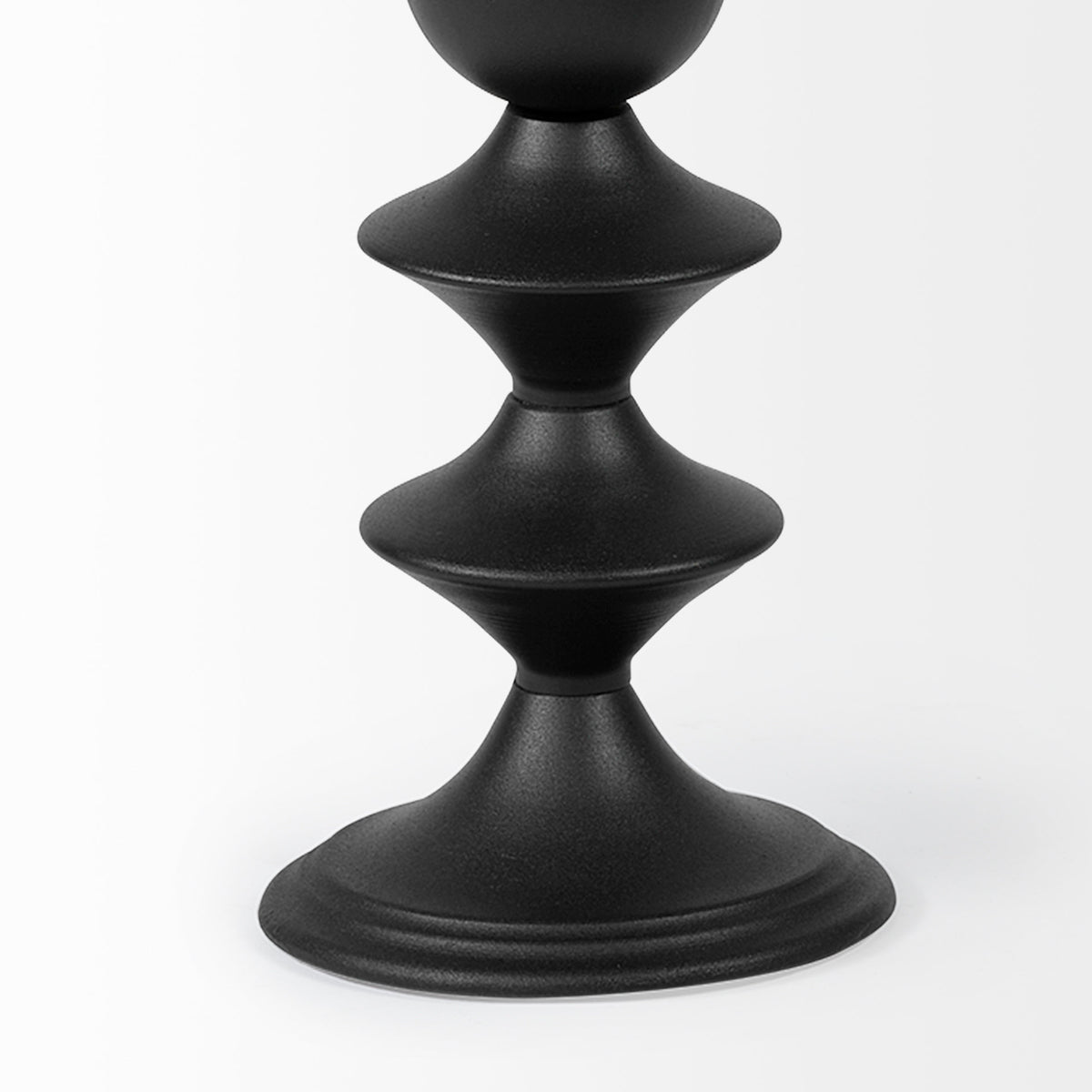 Candelero I Small Black Metal Grooved Table Candle Holder-Table Candle Holders-DECOROLALA
