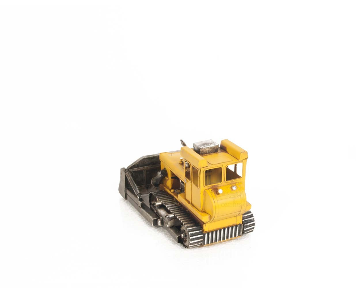 Chevrolet Tow Truck Sculpture-Sculptures-DECOROLALA
