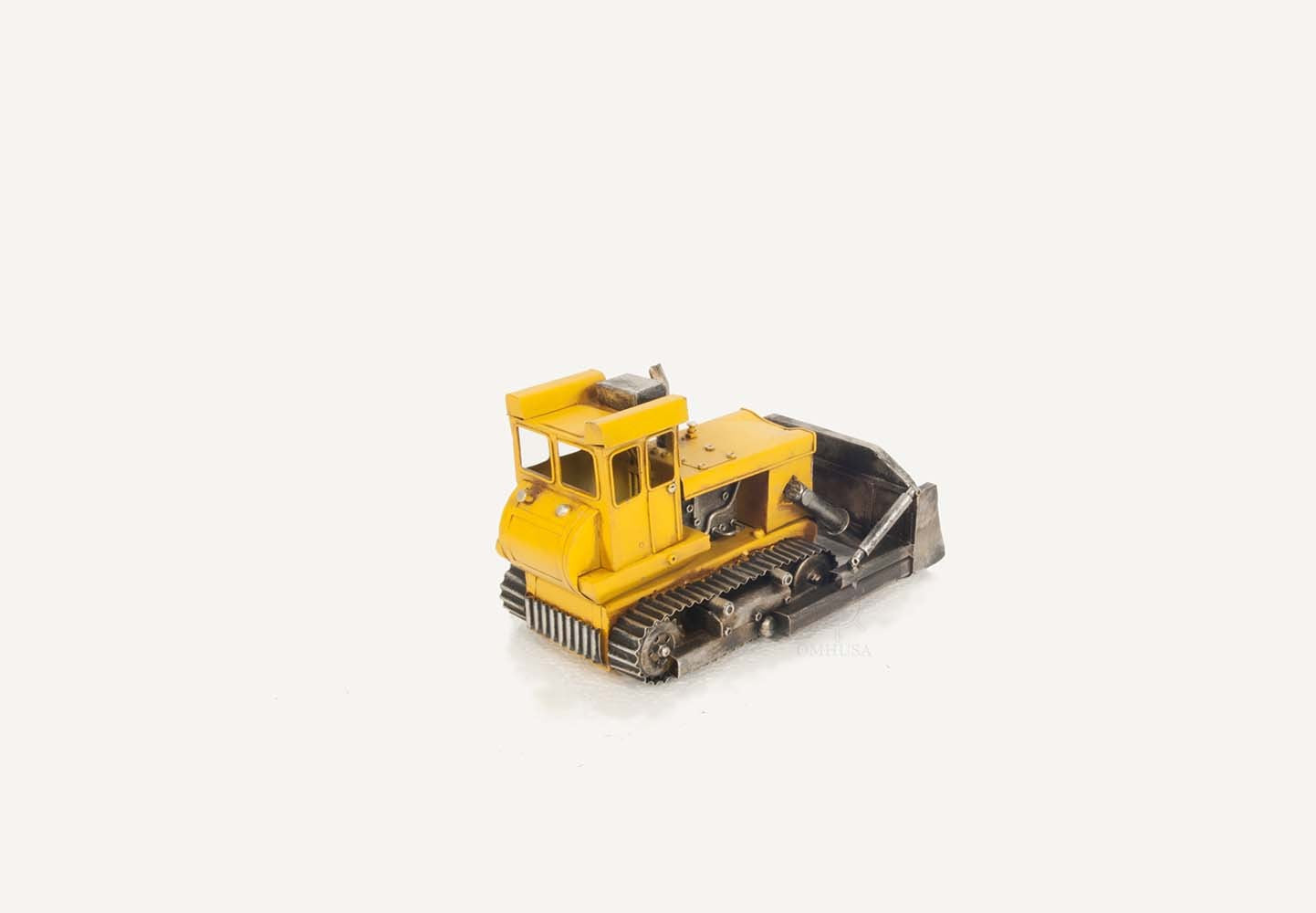 Chevrolet Tow Truck Sculpture-Sculptures-DECOROLALA
