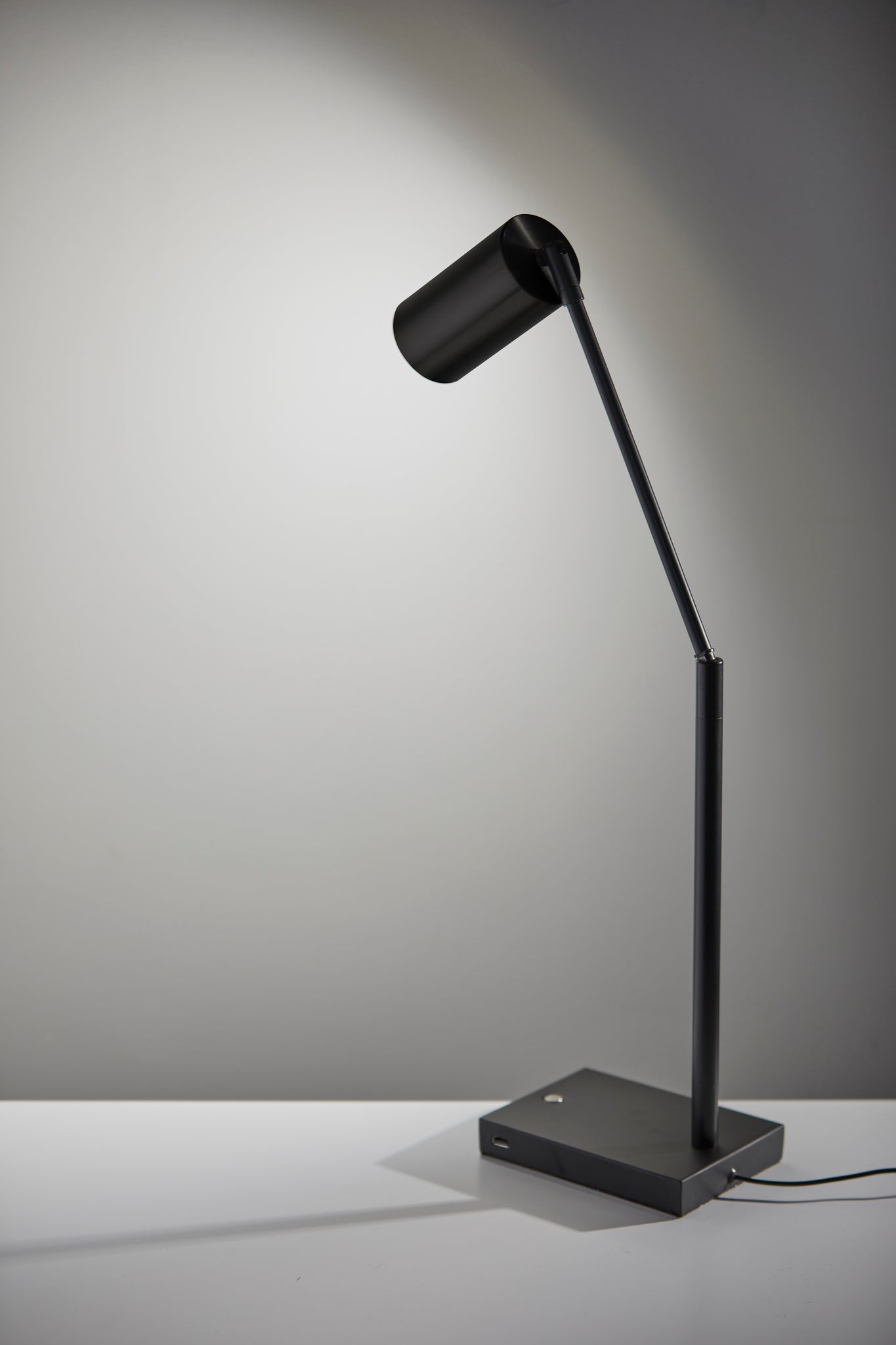 Colby LED Desk Lamp-Lighting-DECOROLALA