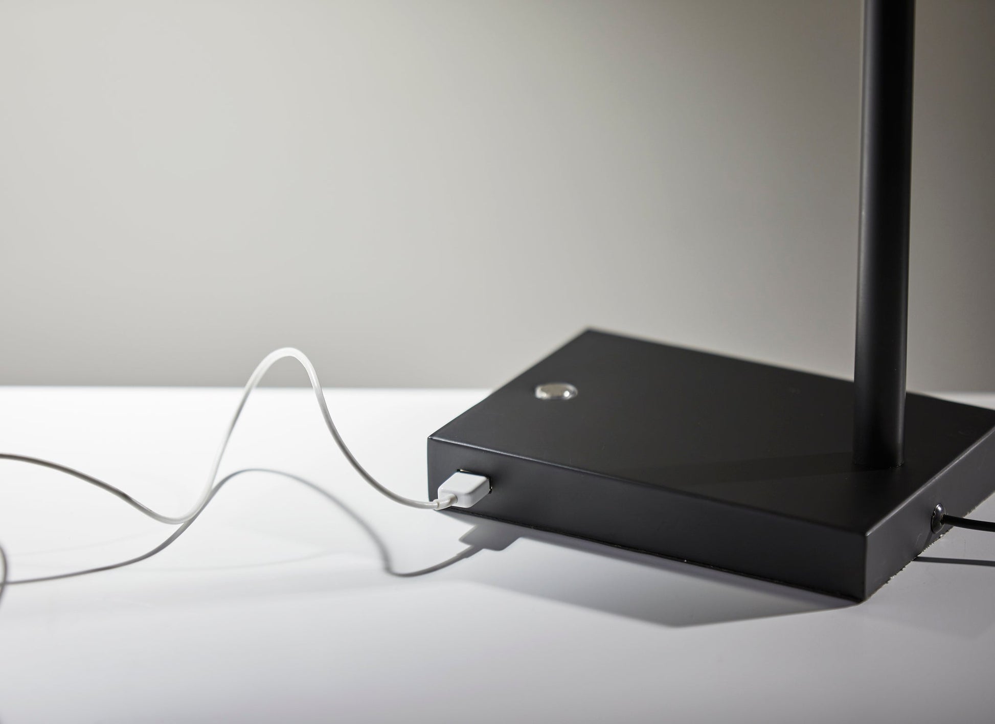 Colby LED Desk Lamp-Lighting-DECOROLALA