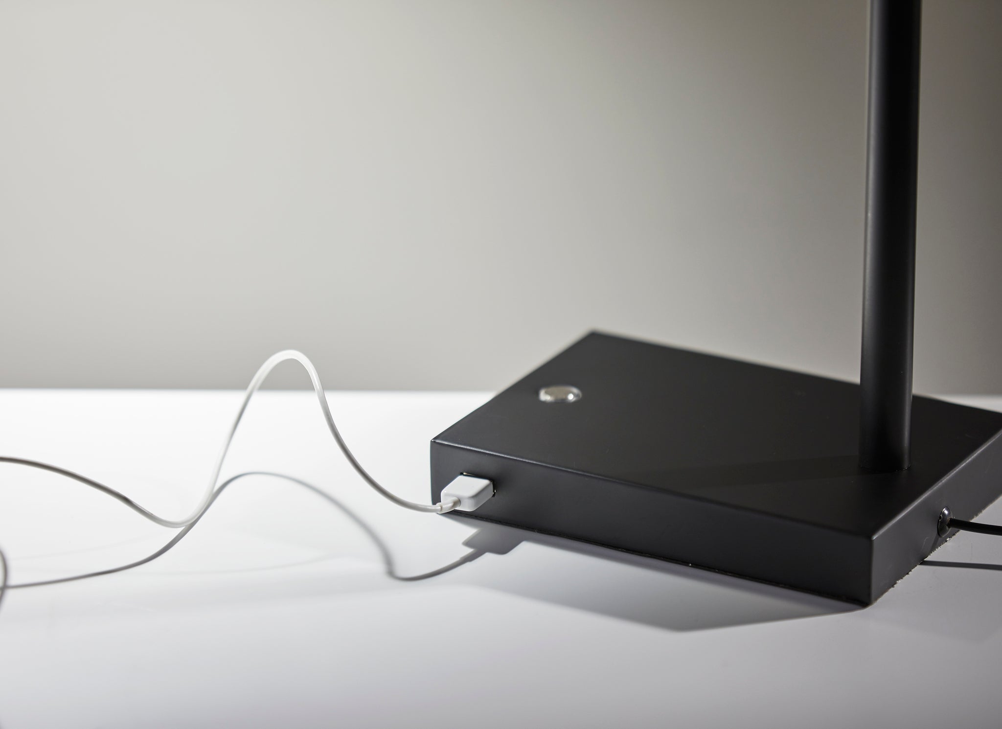 Colby LED Desk Lamp-Lighting-DECOROLALA