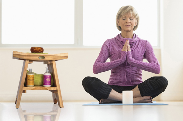 Compact Curvilinear Teak Shower Outdoor Bench With Shelf In Natural Finish-Shower Benches-DECOROLALA