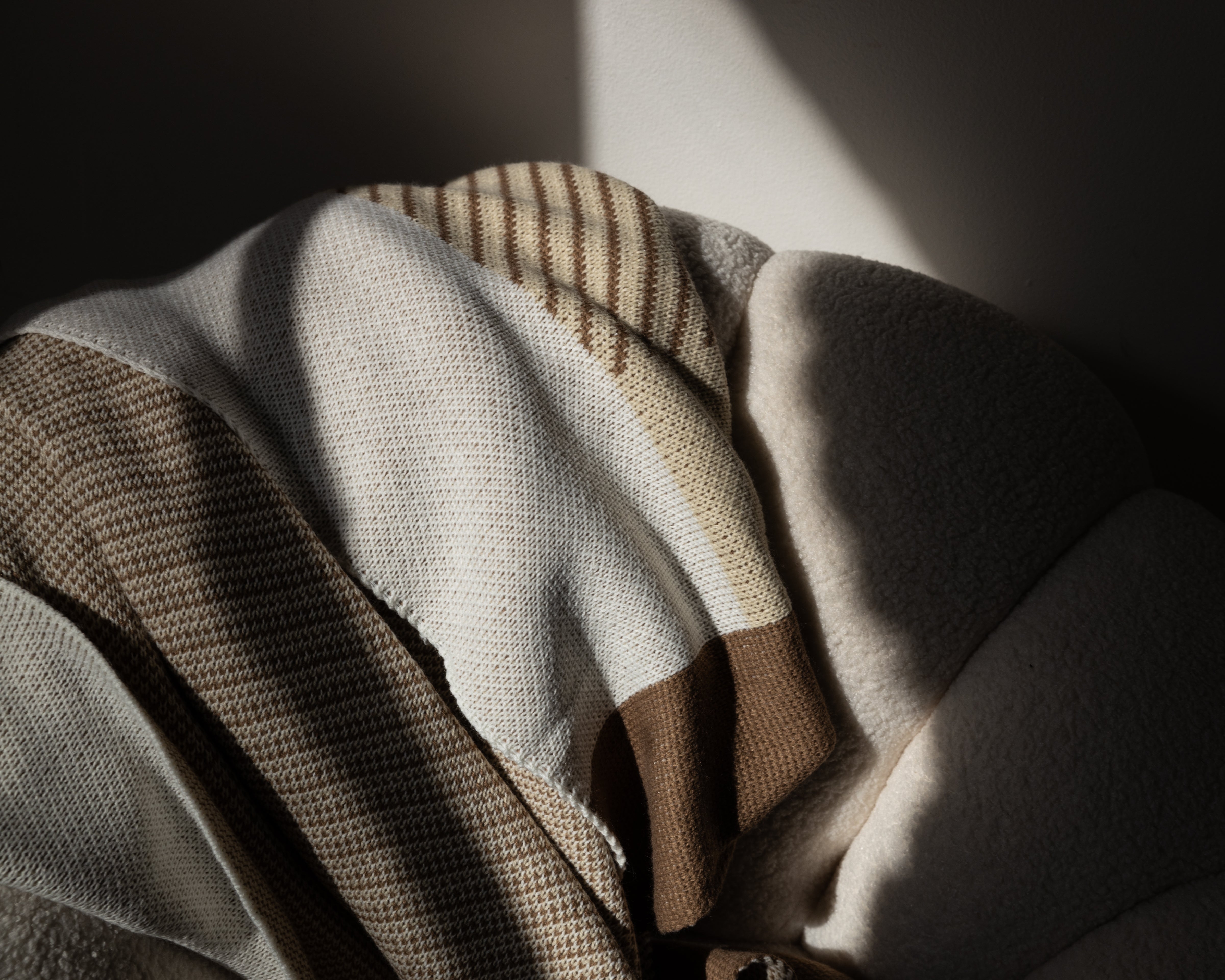 ContempoChic Earth Throw Blanket-Throw Blankets-DECOROLALA