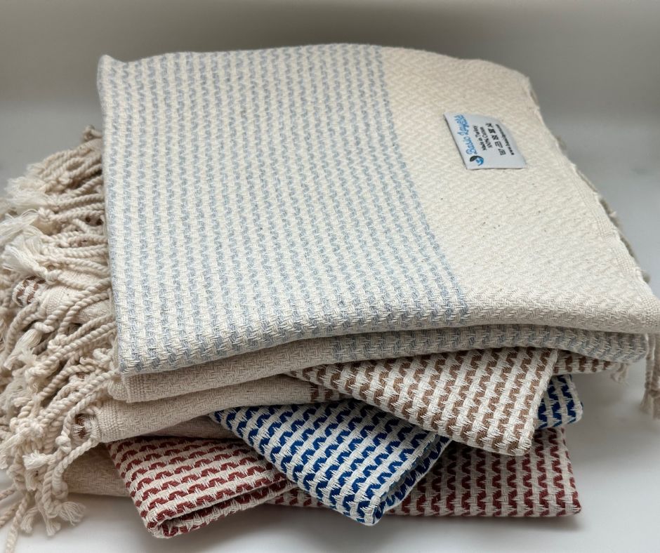 DOTTY HAND TOWEL-Hand Towels-DECOROLALA