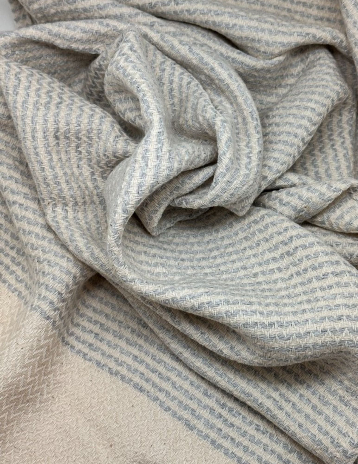 DOTTY HAND TOWEL-Hand Towels-DECOROLALA