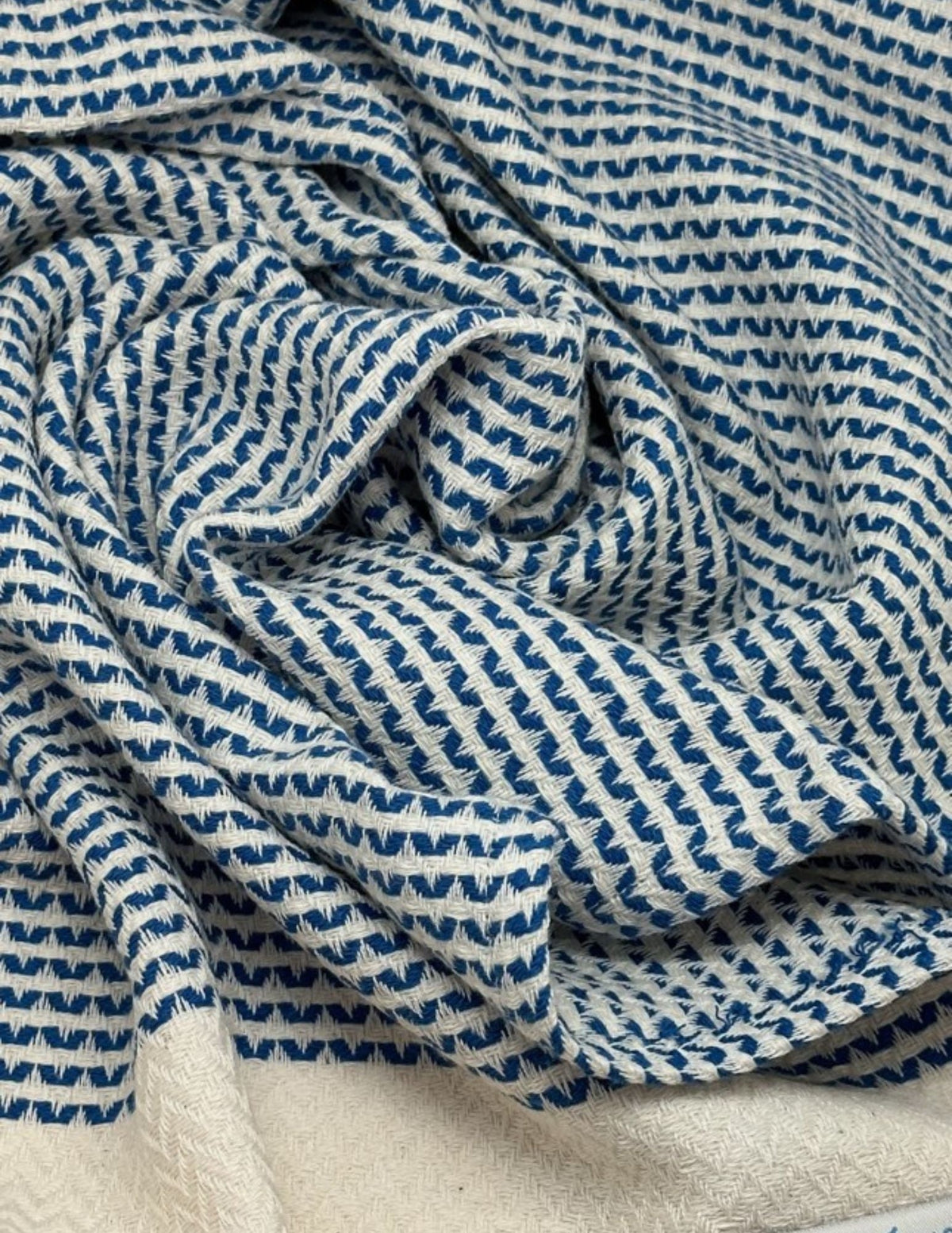 DOTTY HAND TOWEL-Hand Towels-DECOROLALA