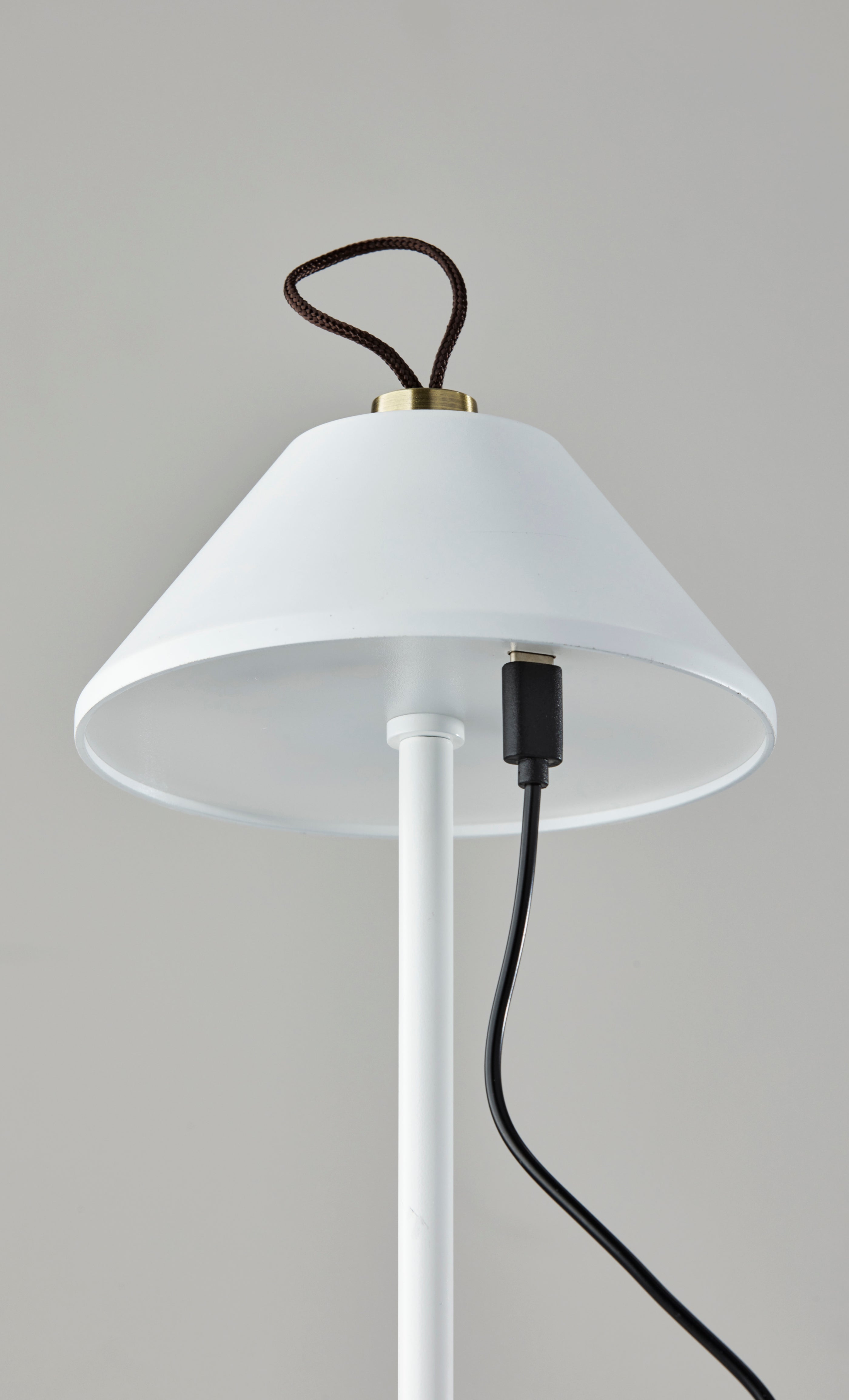 Danny LED Cordless Table Lamp-Lighting-DECOROLALA