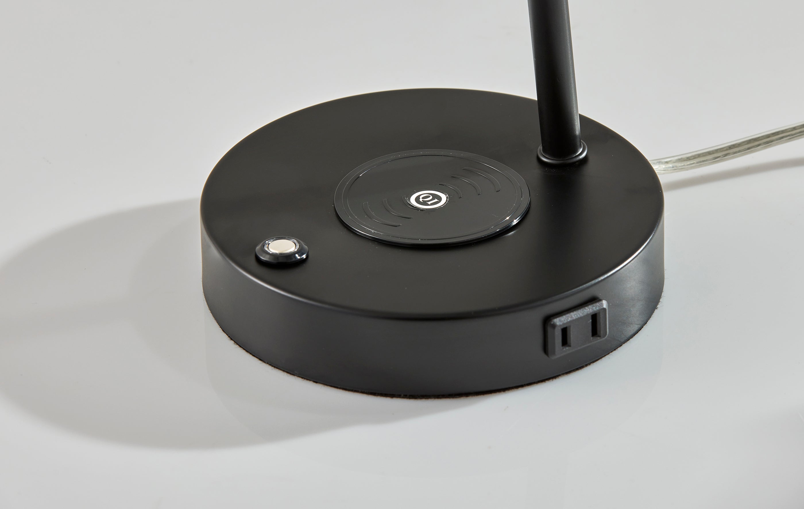 Dax LED Wireless Charging Desk Lamp-Lighting-DECOROLALA