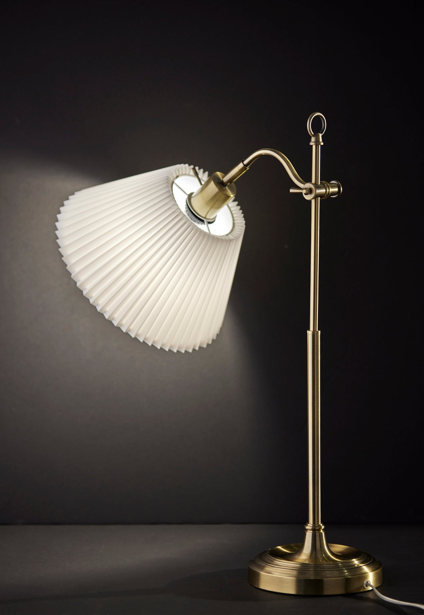 Derby Table Lamp 26" Antique Brass-Lighting-DECOROLALA