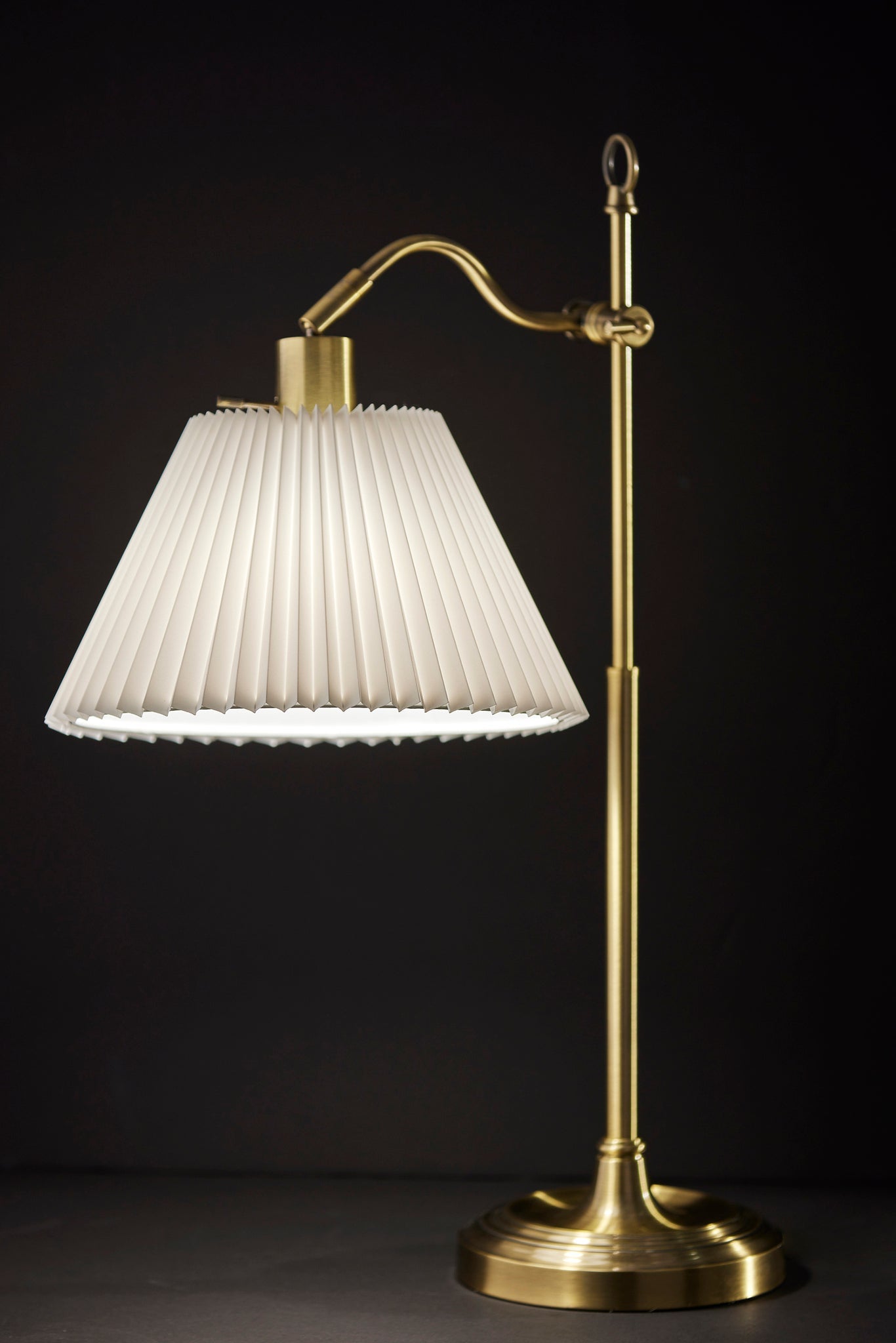 Derby Table Lamp 26" Antique Brass-Lighting-DECOROLALA