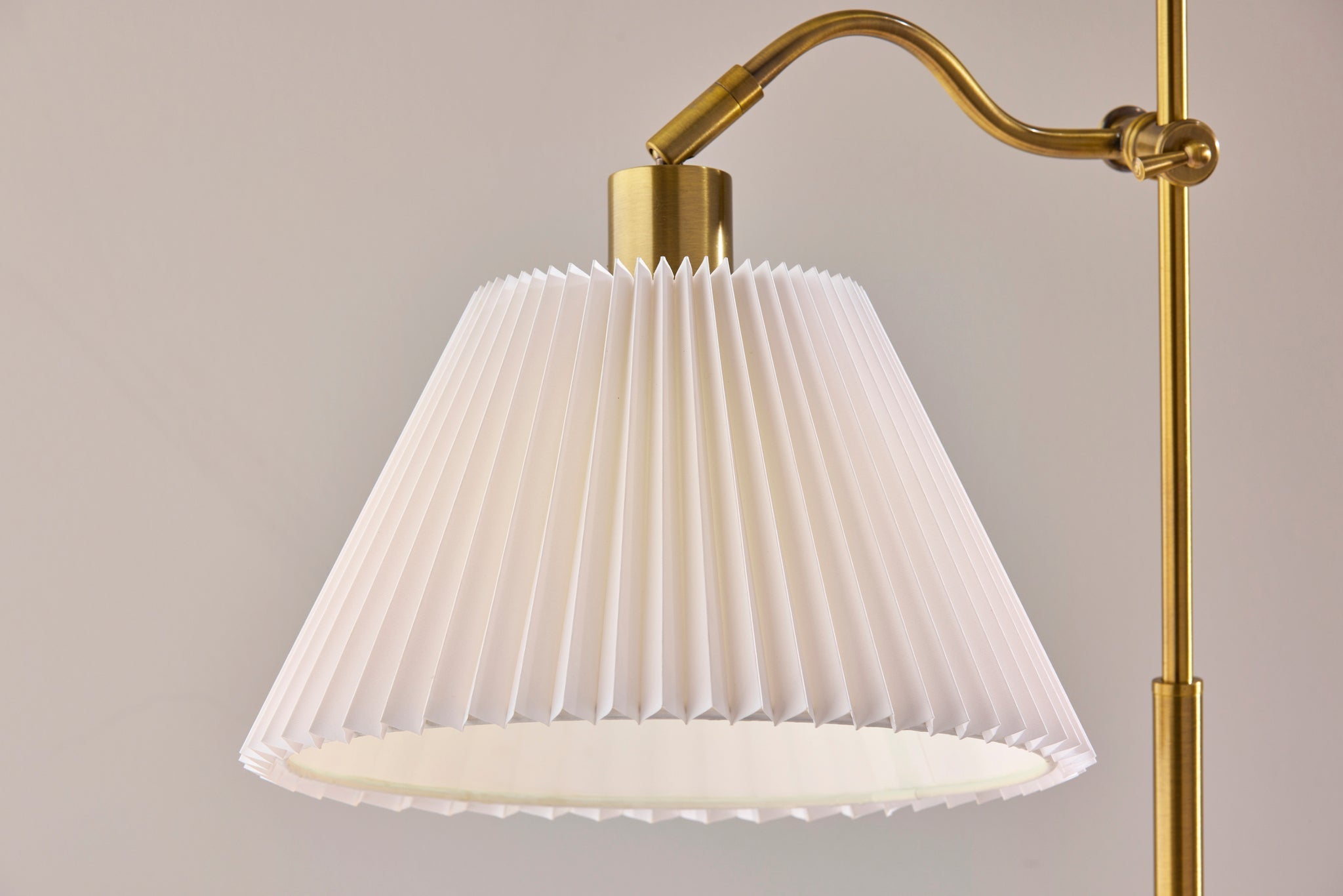Derby Table Lamp 26" Antique Brass-Lighting-DECOROLALA