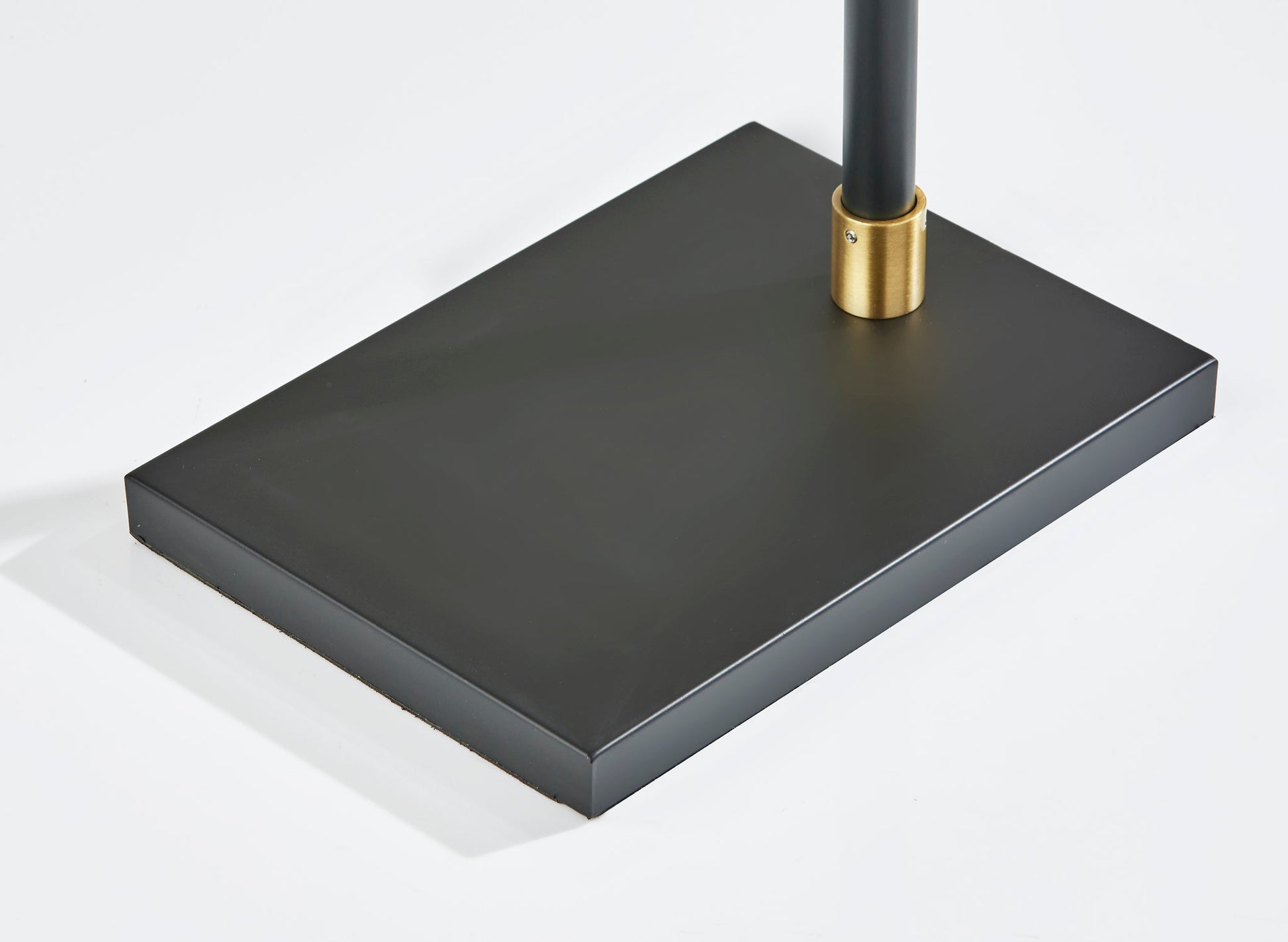 Derrick Floor Lamp-Lighting-DECOROLALA