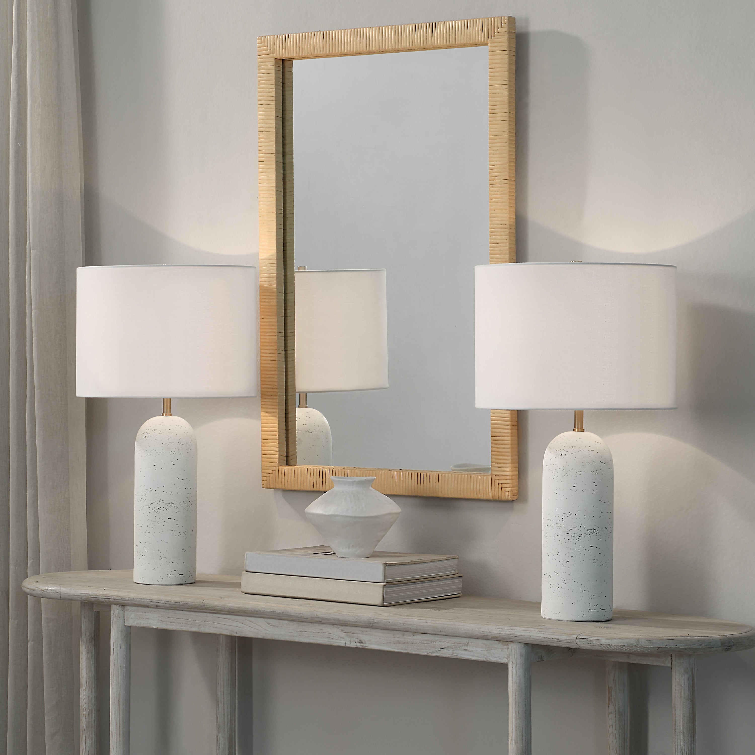 Dorato 24.75" Table Lamp Set, White Linen-Table Lamp-DECOROLALA
