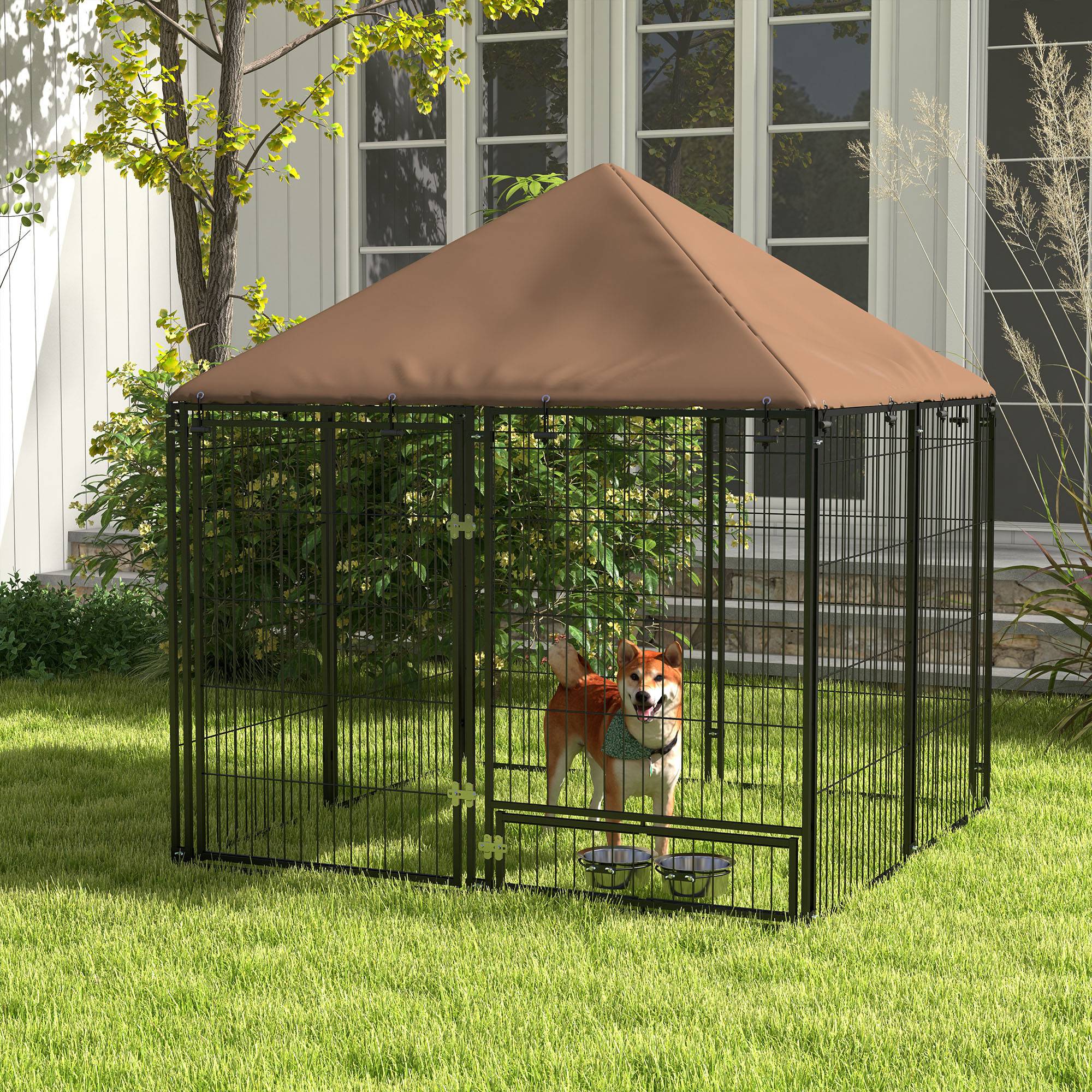 Chenil extérieur pour chien de 4.6' x 4.6' x 5' avec auvent, écuelles rotatives, café