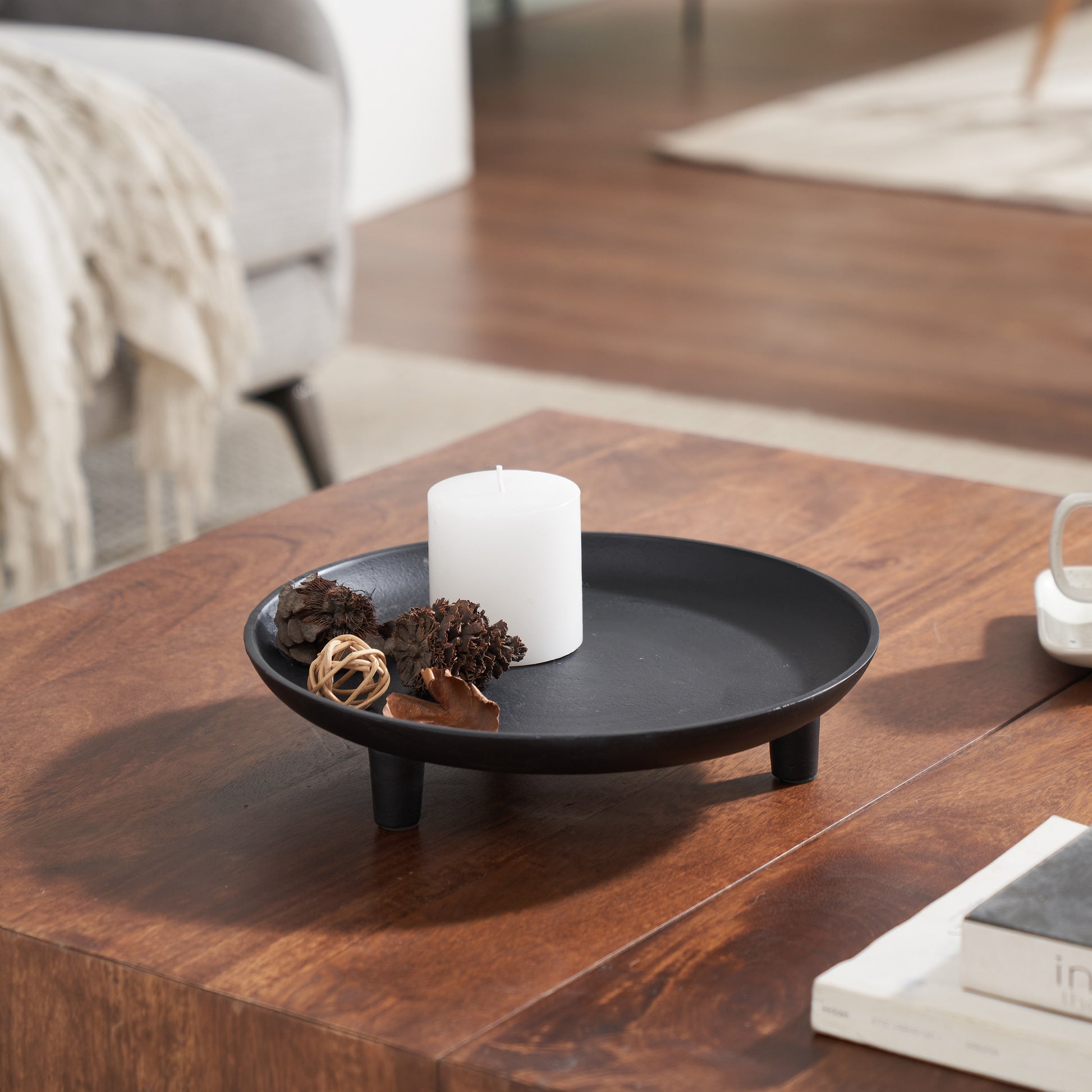 Elisa Statue, Matte Black-Statue-DECOROLALA