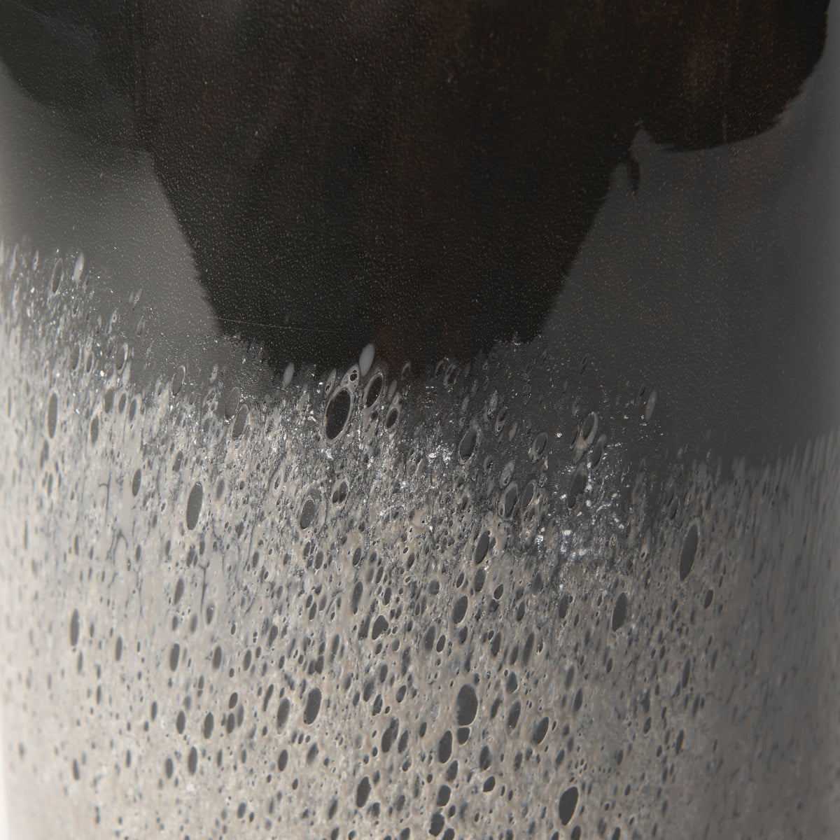 Emu Short Black w/ Gray Vase-Vase-DECOROLALA