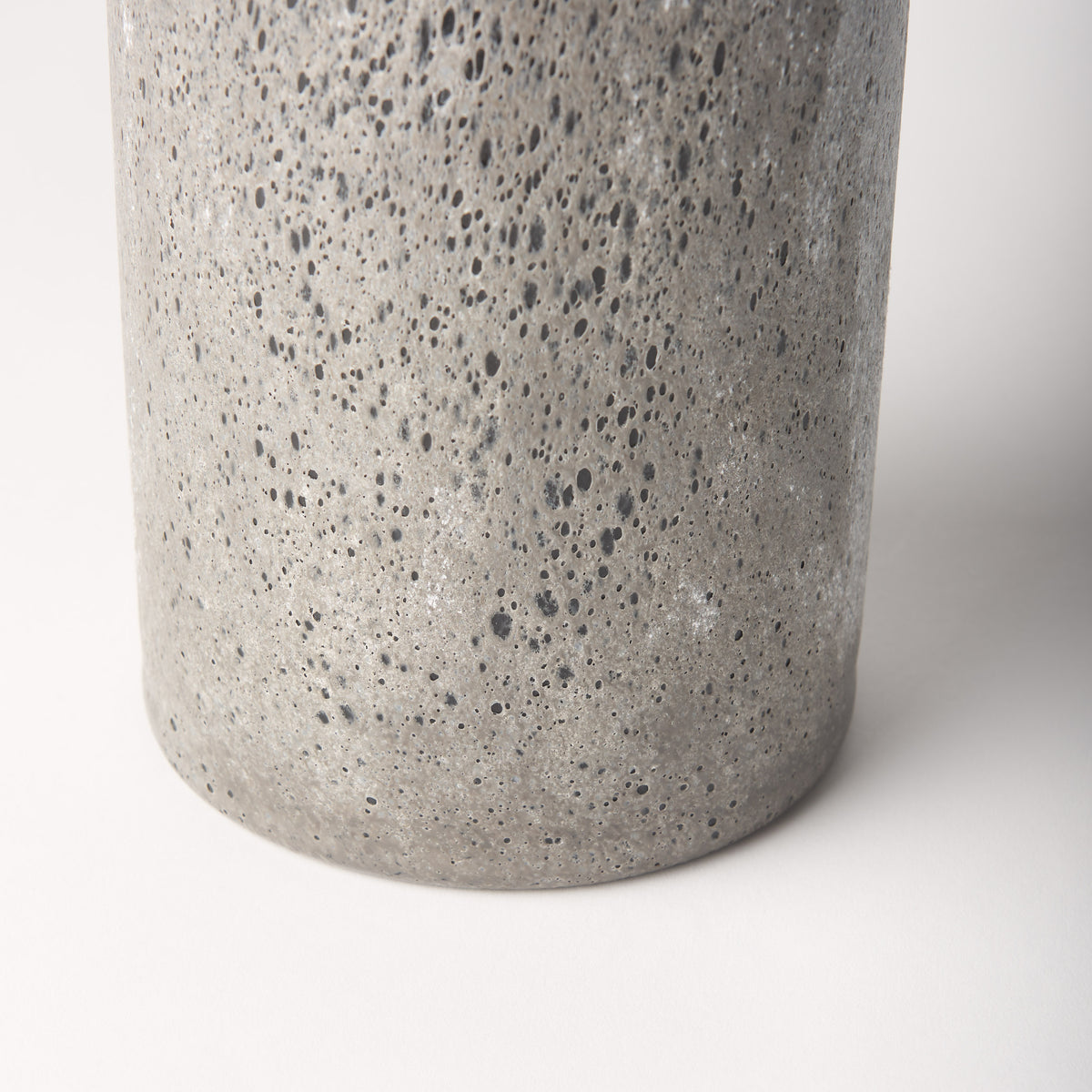 Emu Tall Black w/ Gray Vase-Vase-DECOROLALA