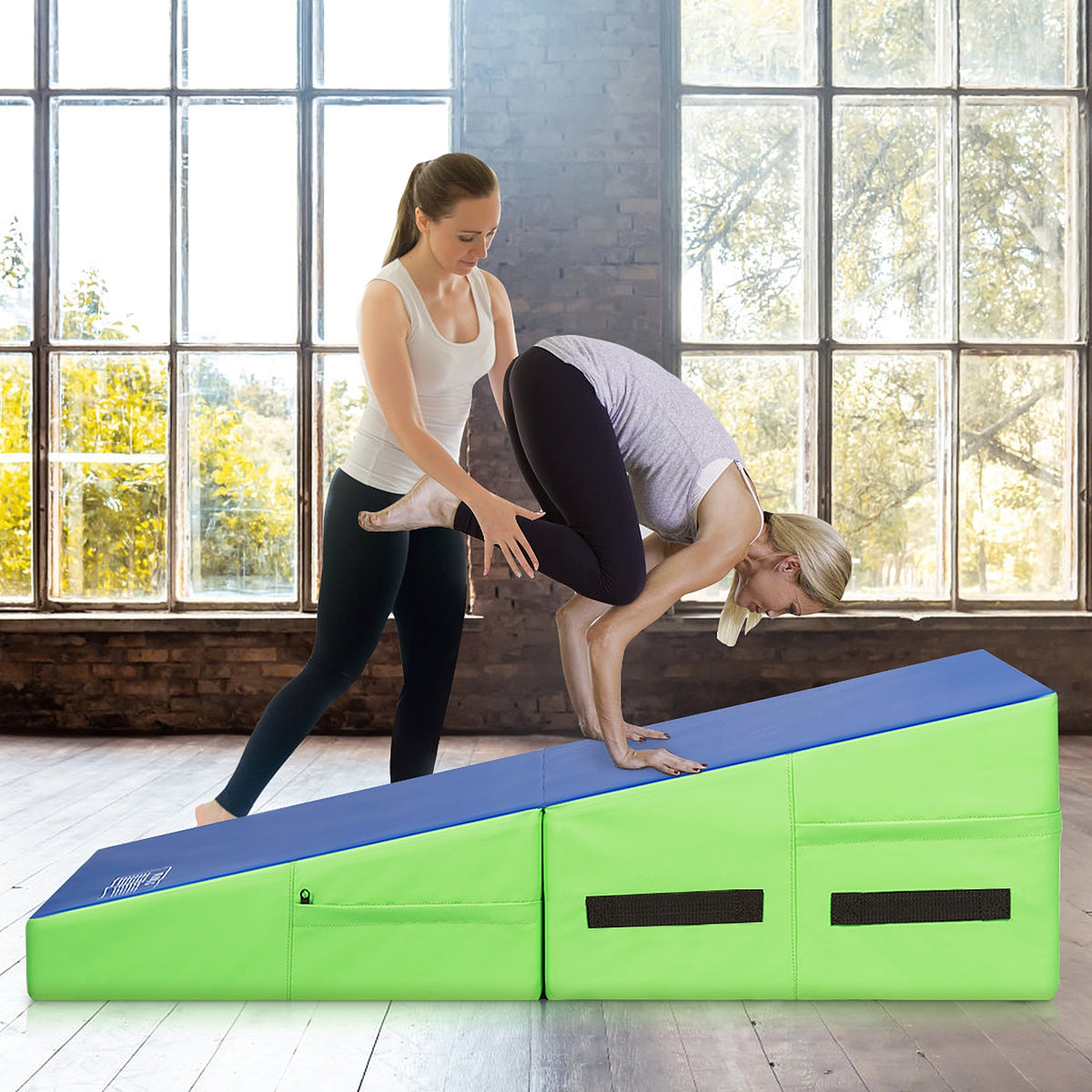 Folding Wedge Exercise Gymnastics Mat with Handles-Green-Yoga & Gym Mats-DECOROLALA