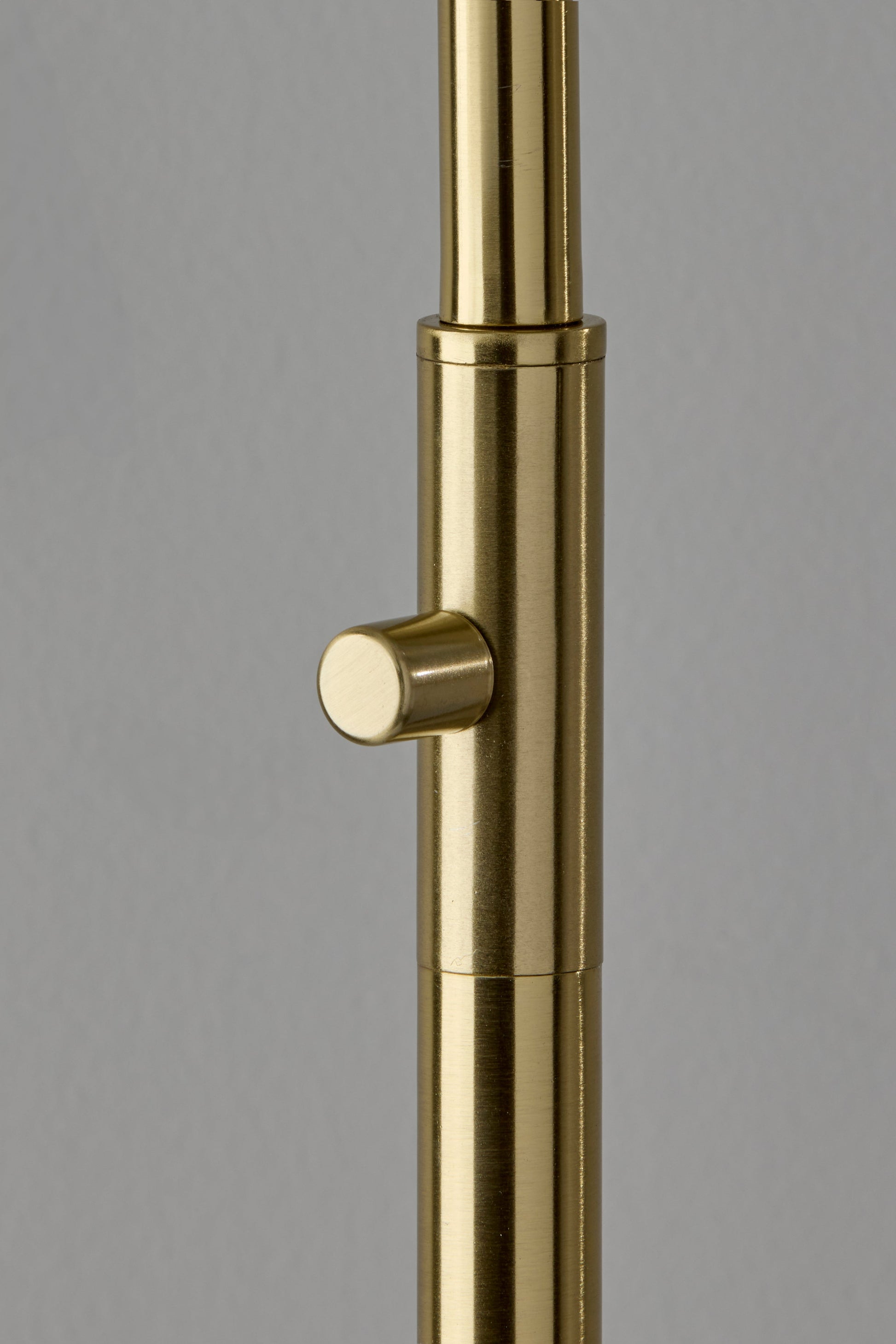 Gio Floor Lamp - Antique Brass 56" Geometric-Lighting-DECOROLALA