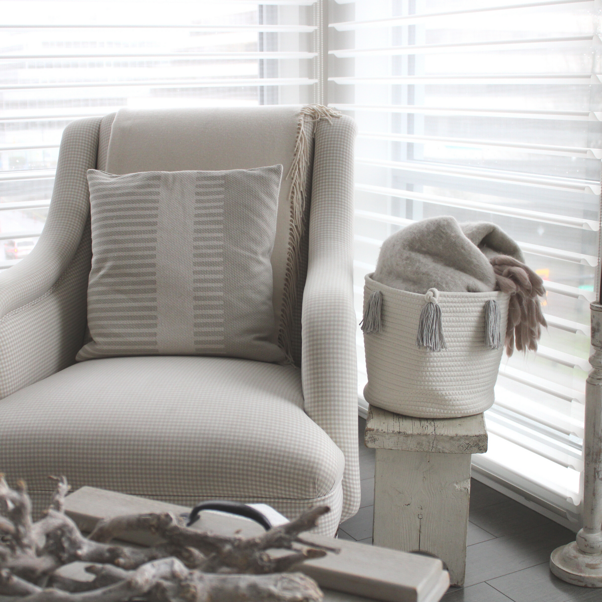 Grey Tassel Basket - Medium-Basket-DECOROLALA