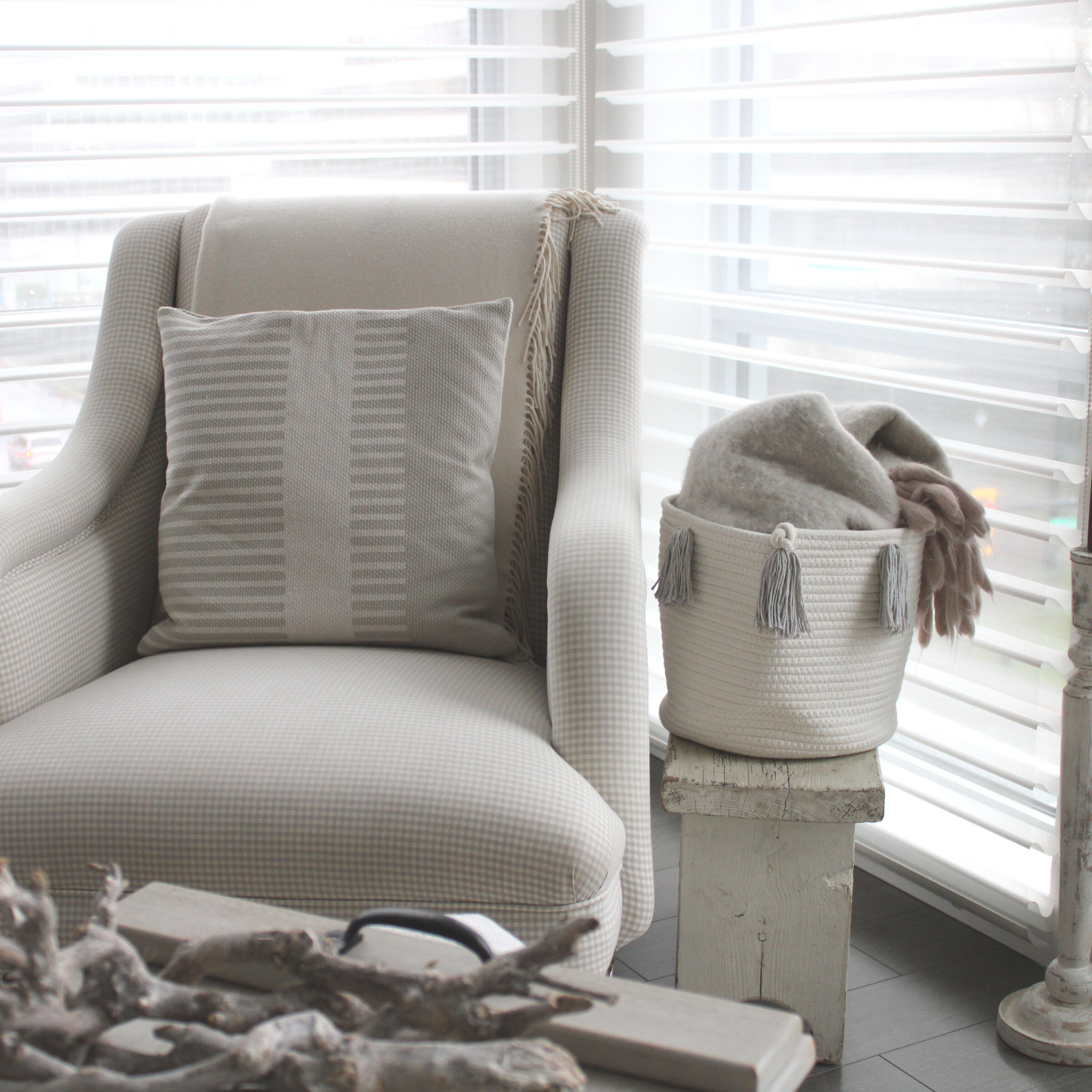 Grey Tassel Basket - Medium-Basket-DECOROLALA